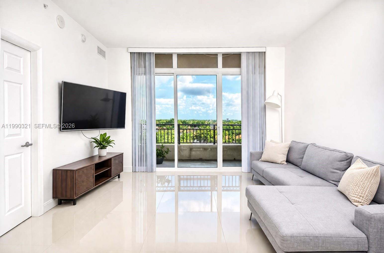 3232 Coral #605, Miami FL 33145