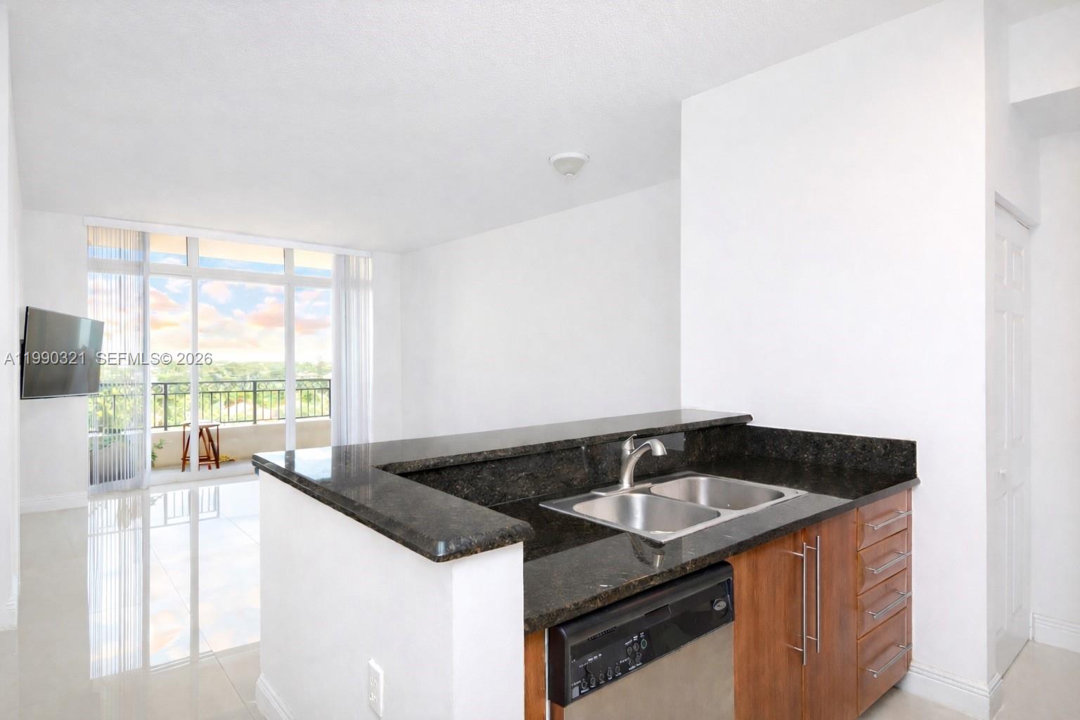 3232 Coral #605, Miami FL 33145