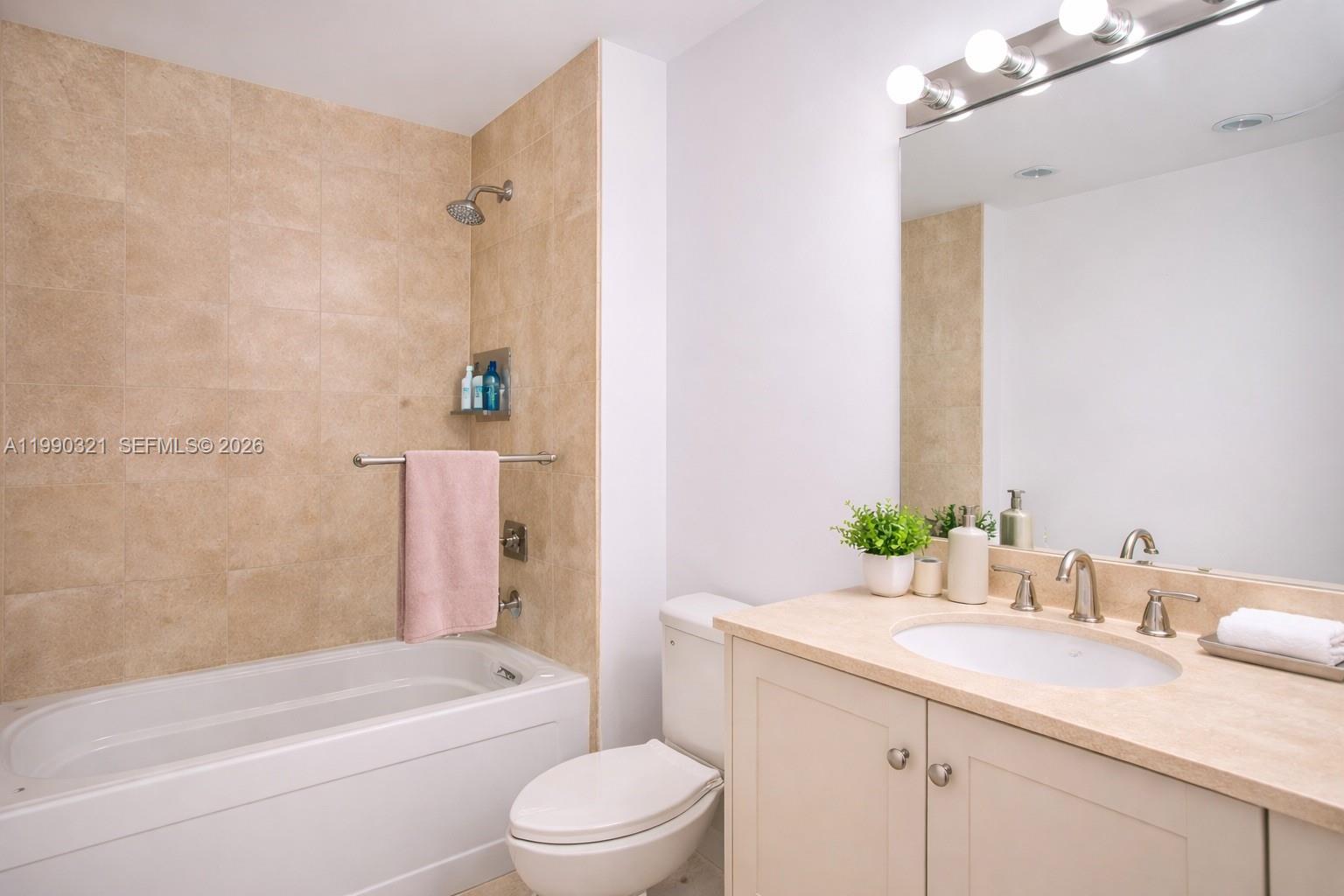 3232 Coral #605, Miami FL 33145