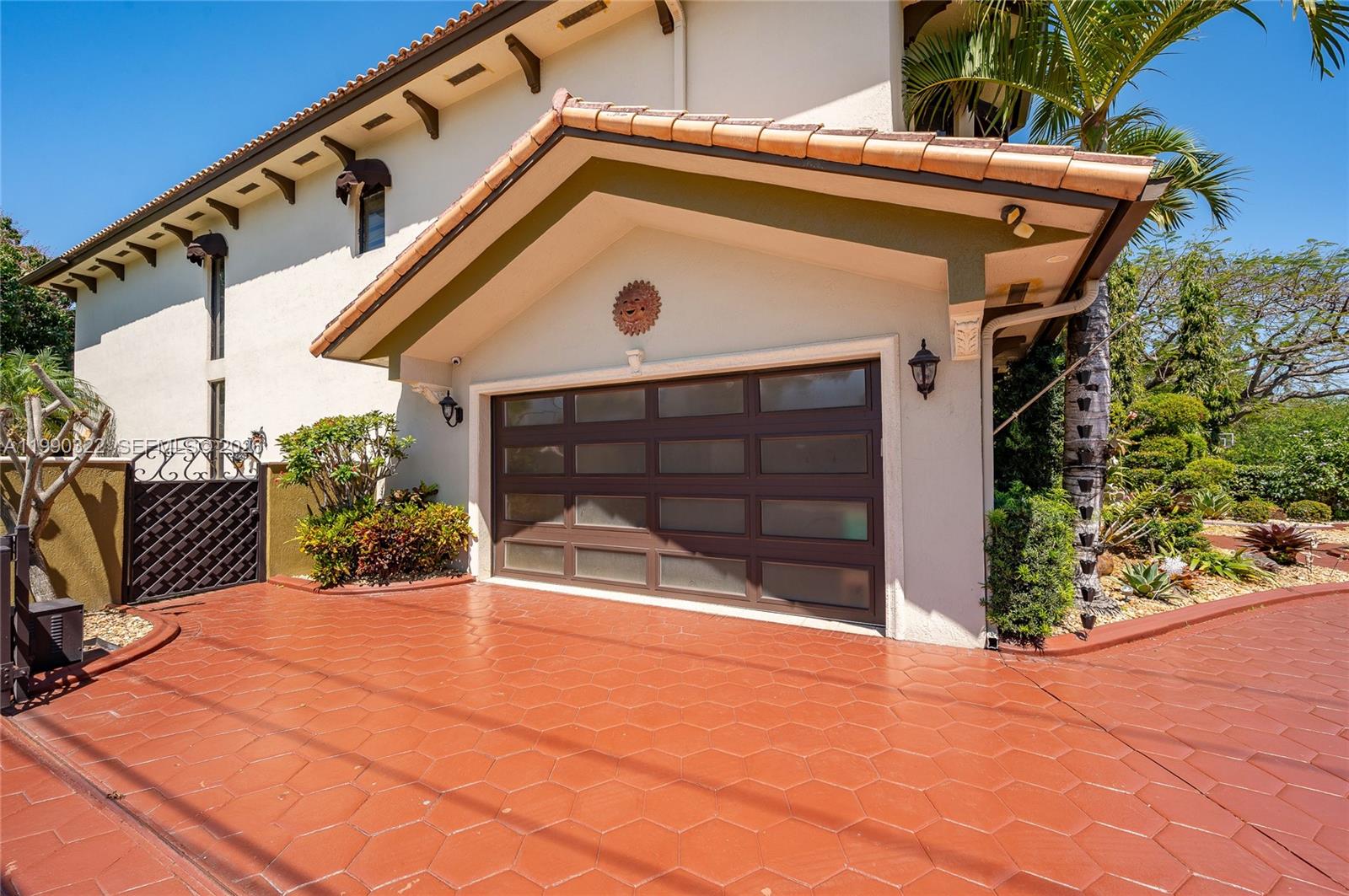 588 Miller Dr, Miami Springs FL 33166
