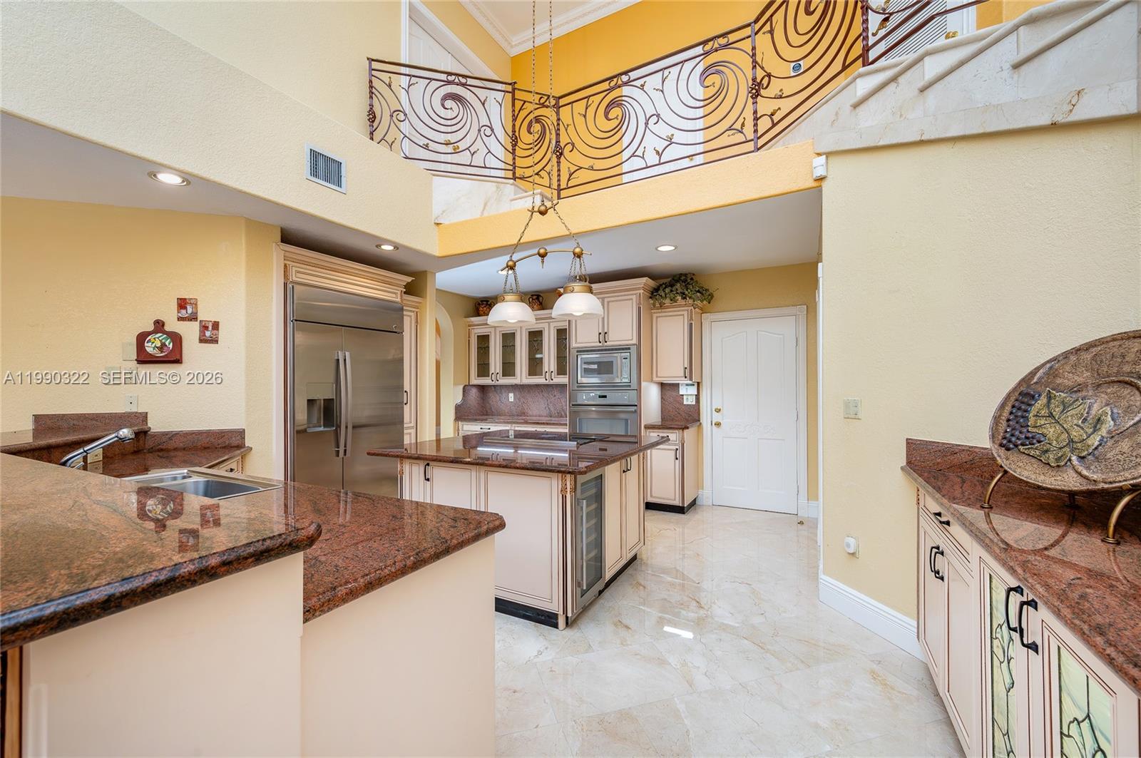 588 Miller Dr, Miami Springs FL 33166