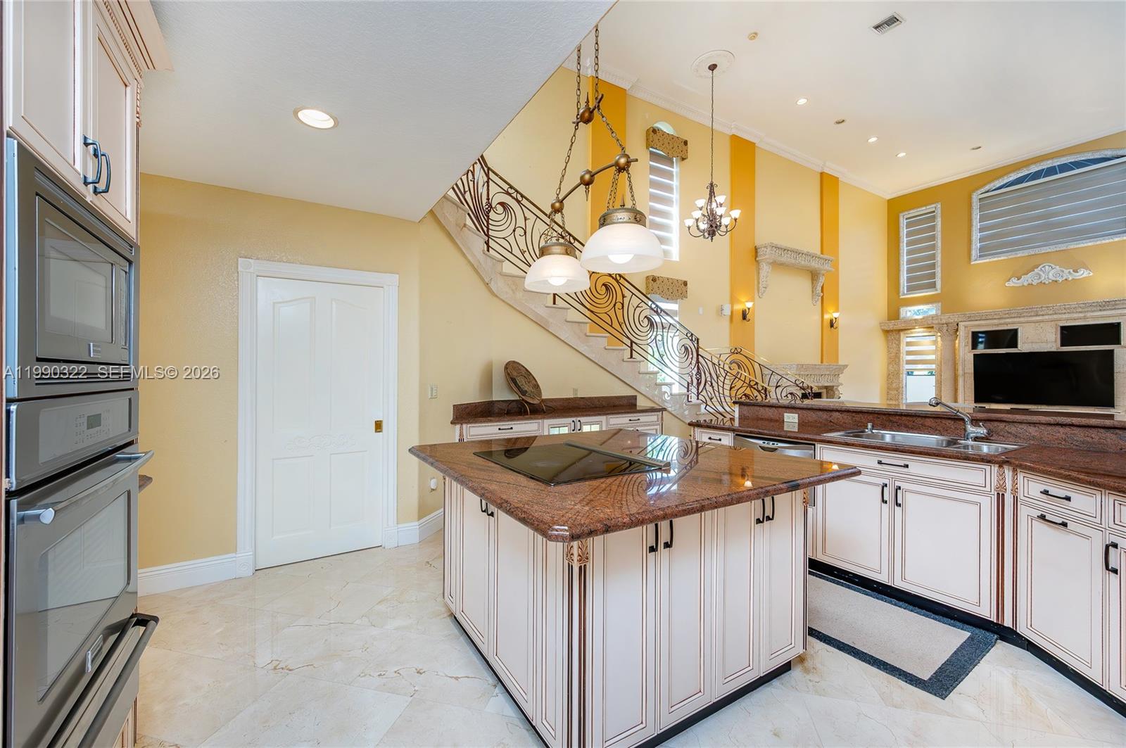 588 Miller Dr, Miami Springs FL 33166