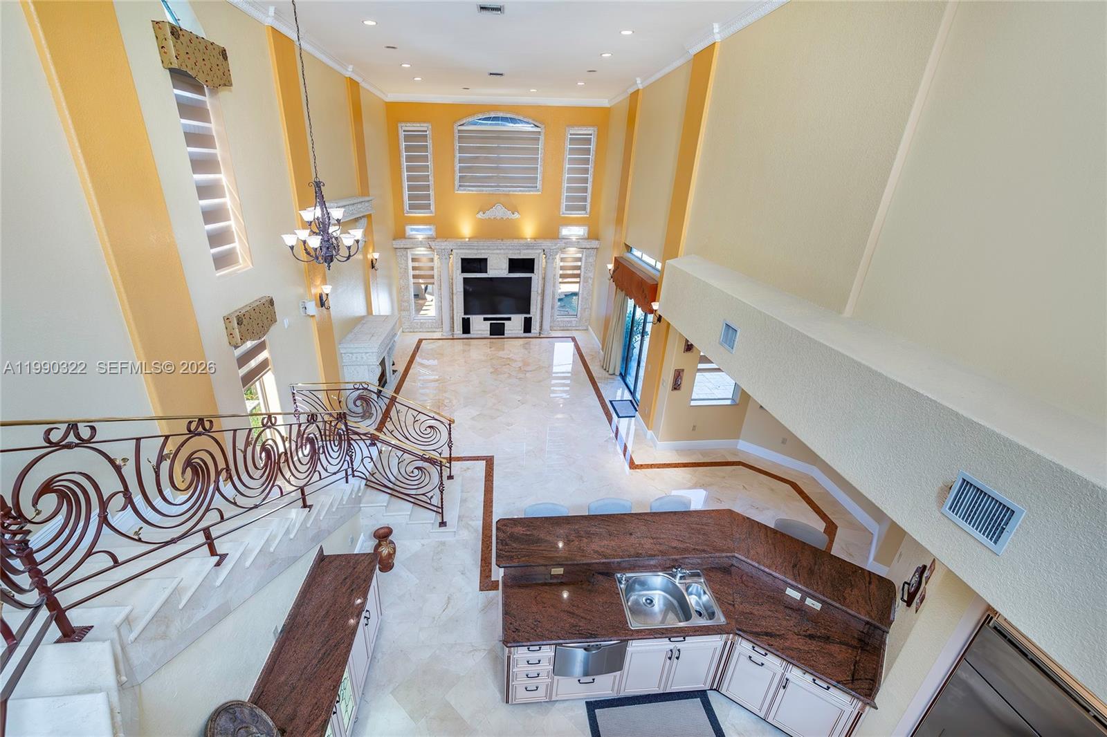 588 Miller Dr, Miami Springs FL 33166