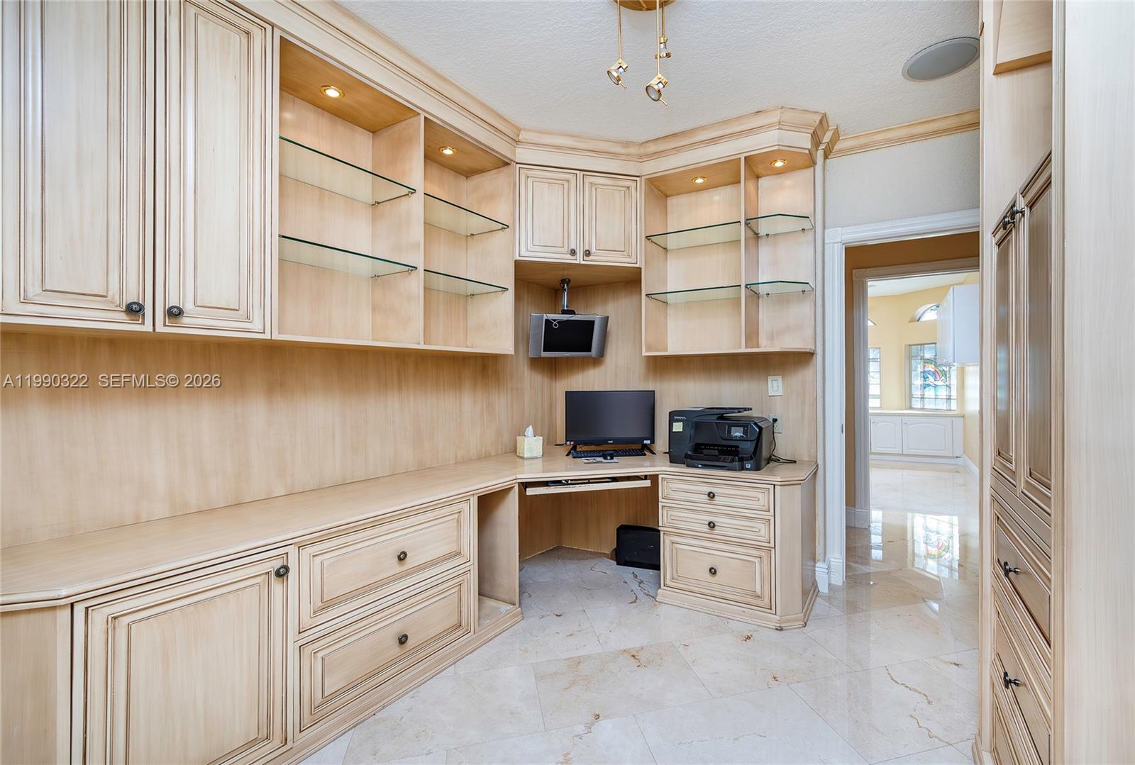 588 Miller Dr, Miami Springs FL 33166