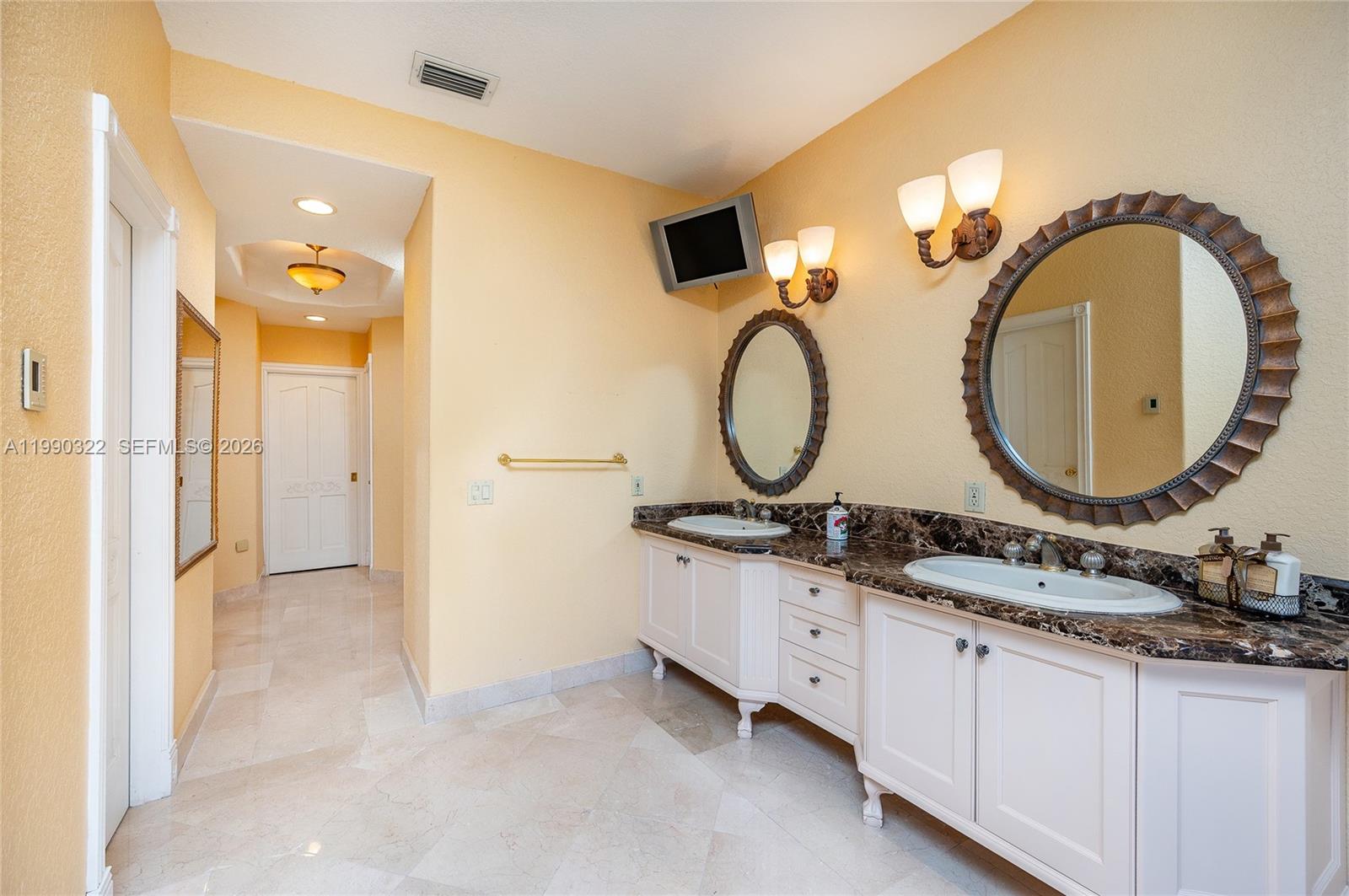 588 Miller Dr, Miami Springs FL 33166