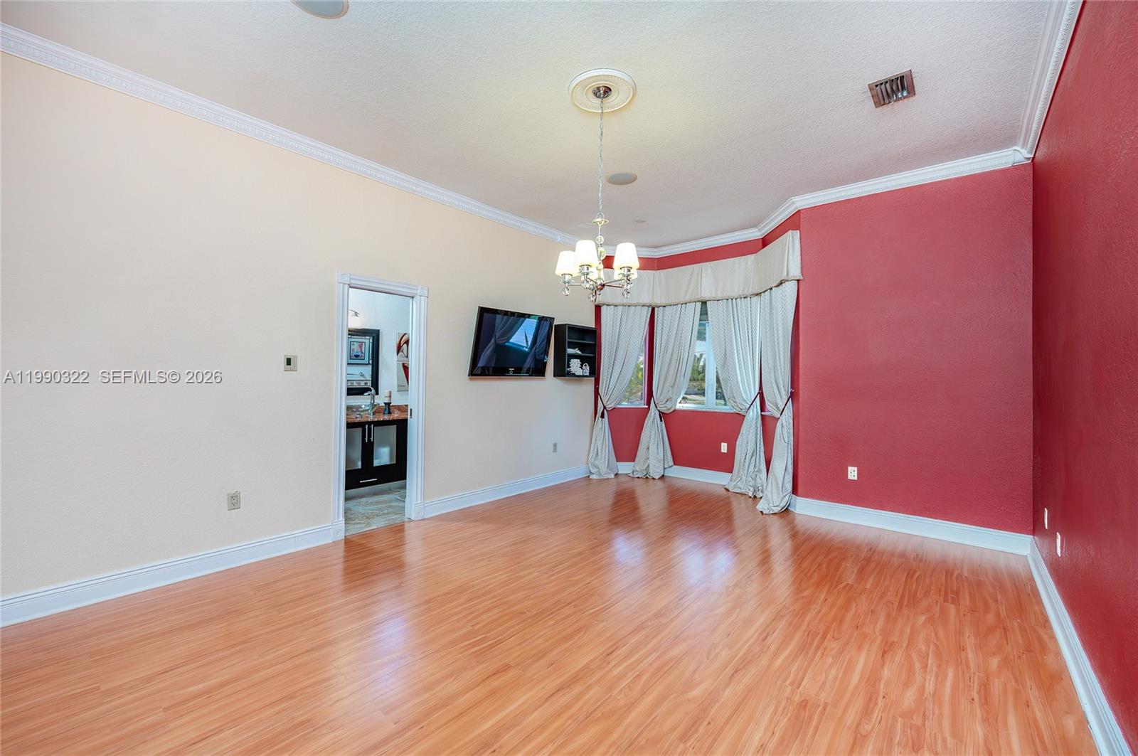 588 Miller Dr, Miami Springs FL 33166