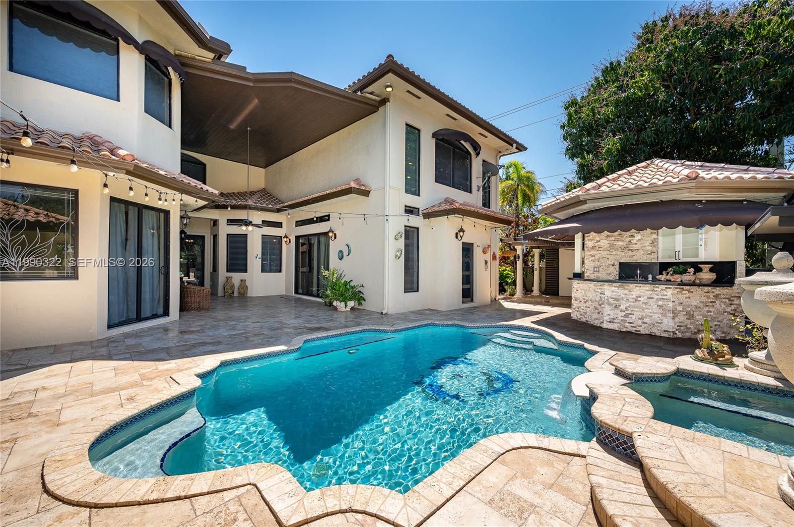 588 Miller Dr, Miami Springs FL 33166