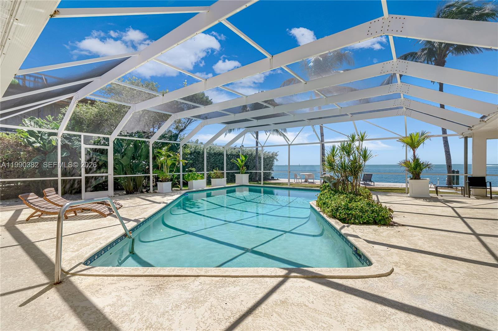640 S Mashta Dr, Key Biscayne FL 33149