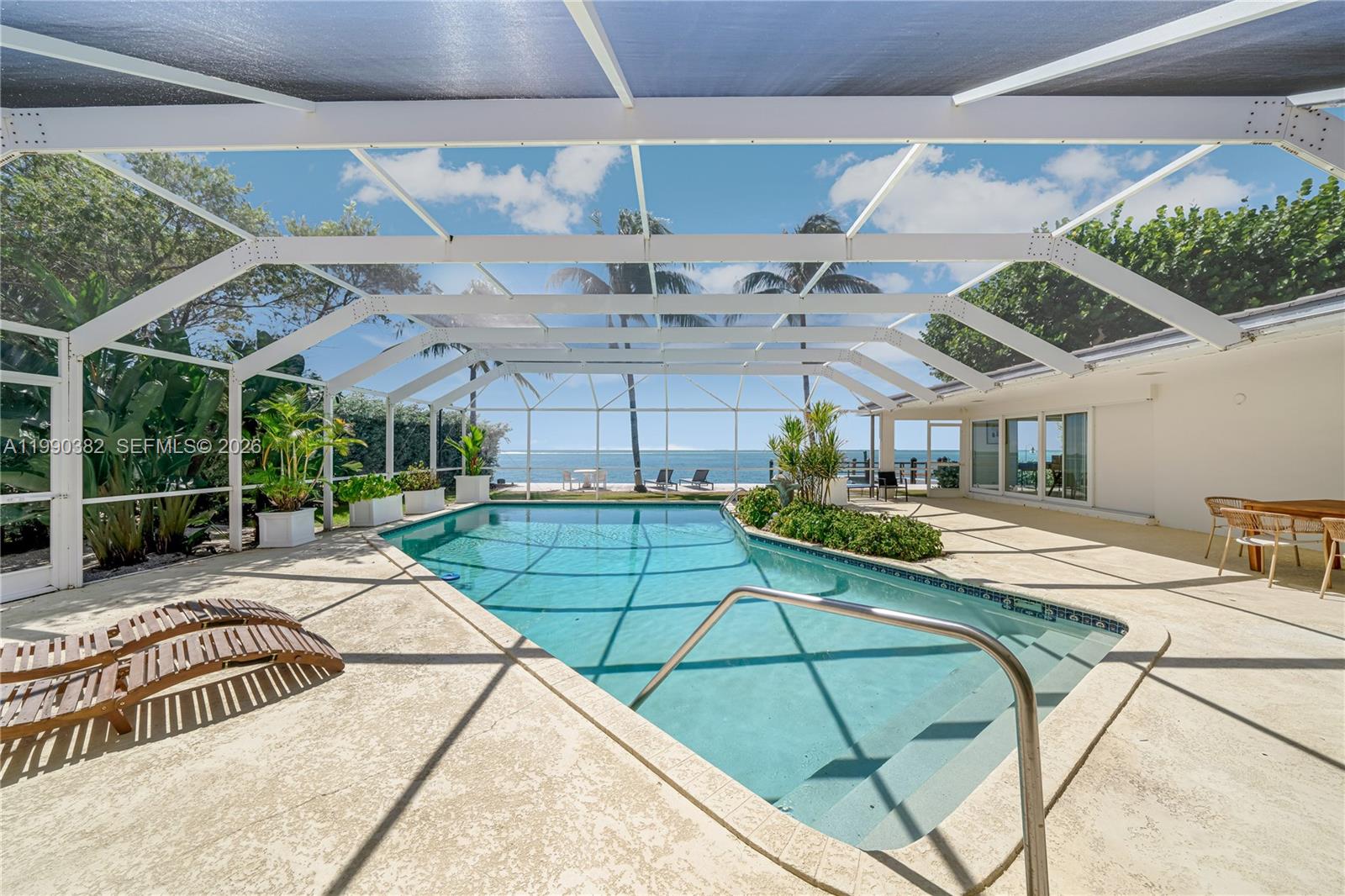 640 S Mashta Dr, Key Biscayne FL 33149