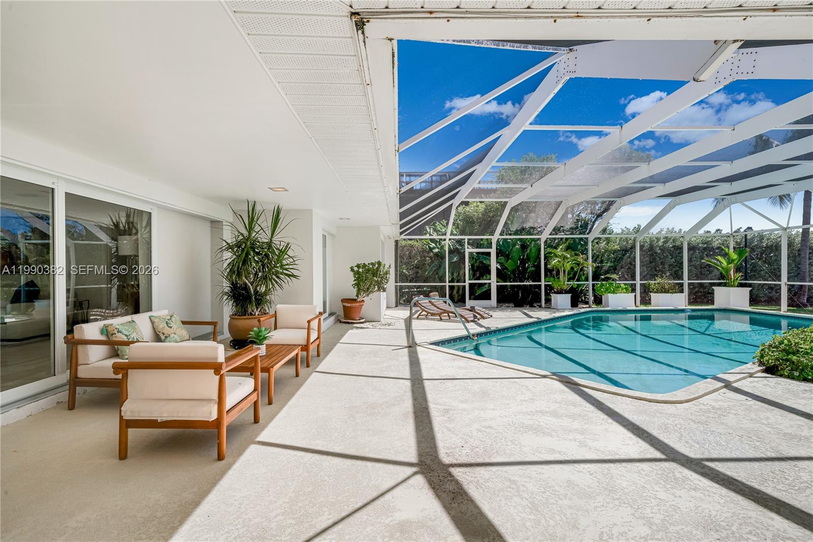640 S Mashta Dr, Key Biscayne FL 33149