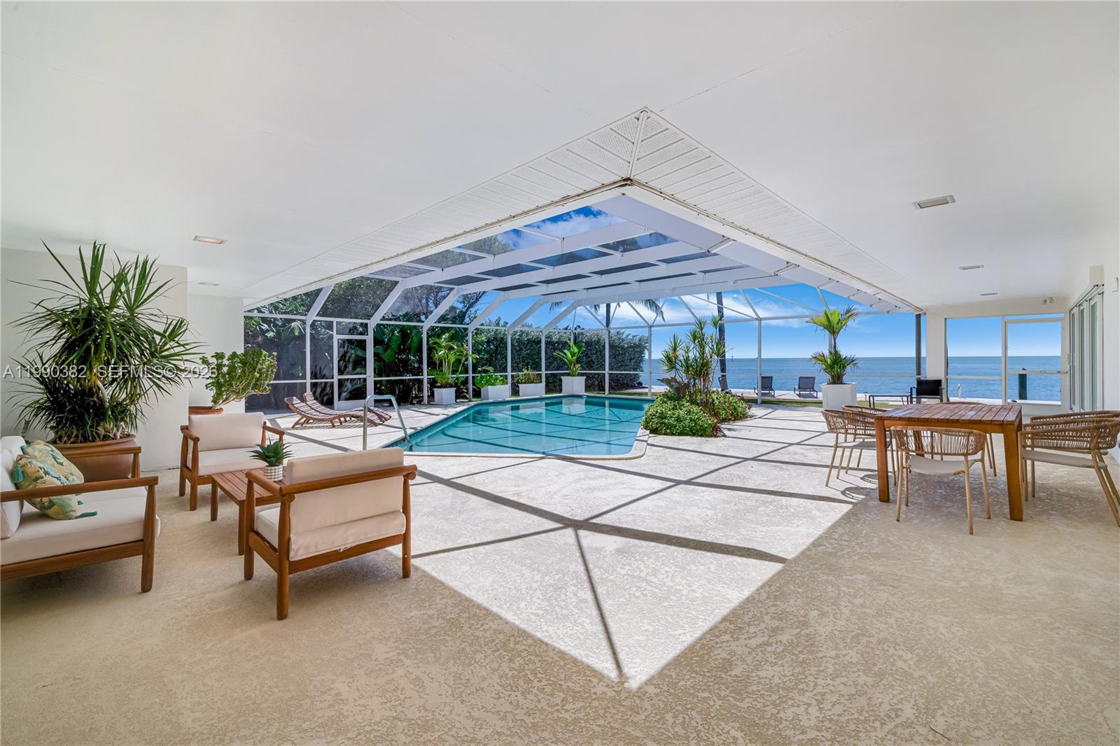 640 S Mashta Dr, Key Biscayne FL 33149