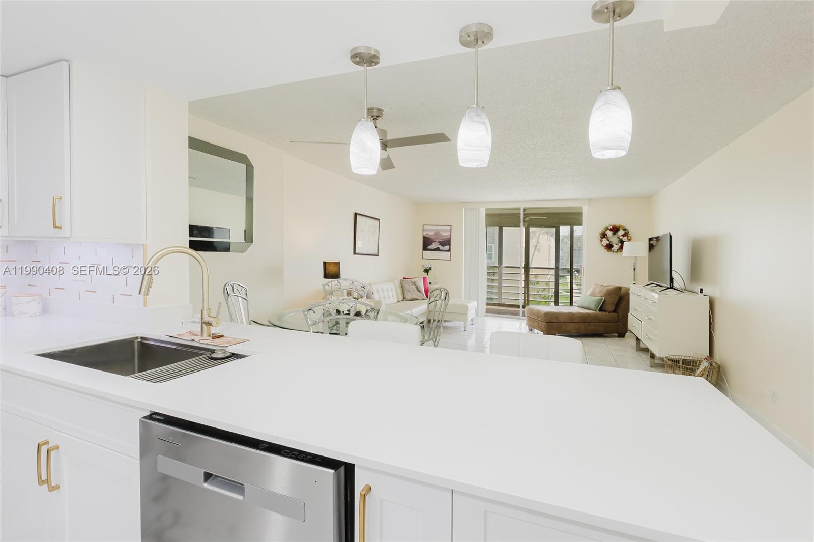 424 SE 10th St #204, Dania Beach FL 33004