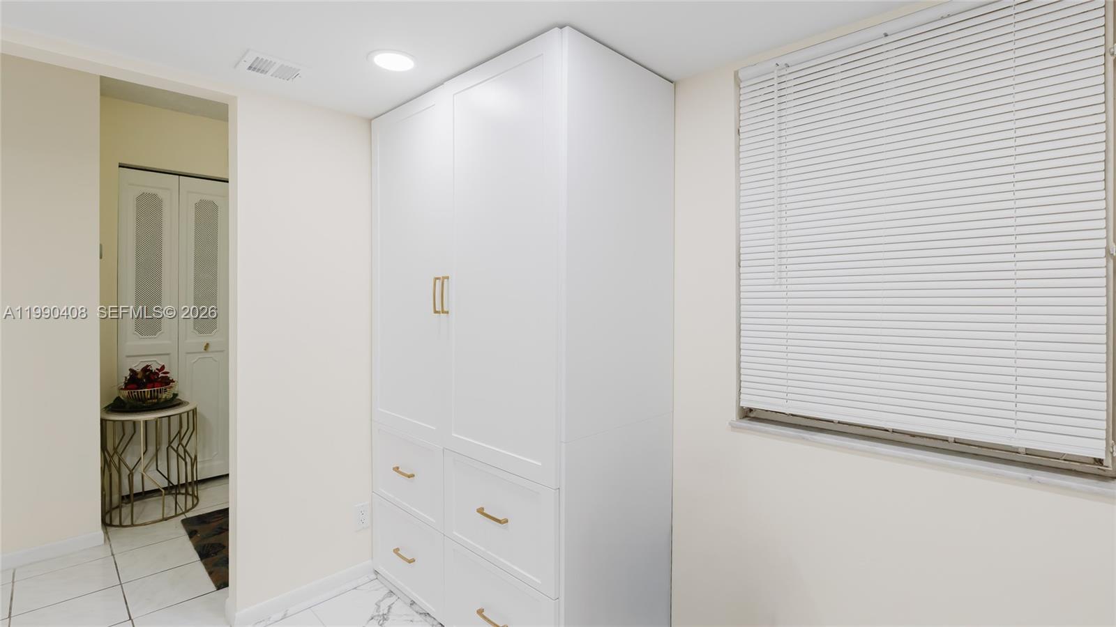 424 SE 10th St #204, Dania Beach FL 33004