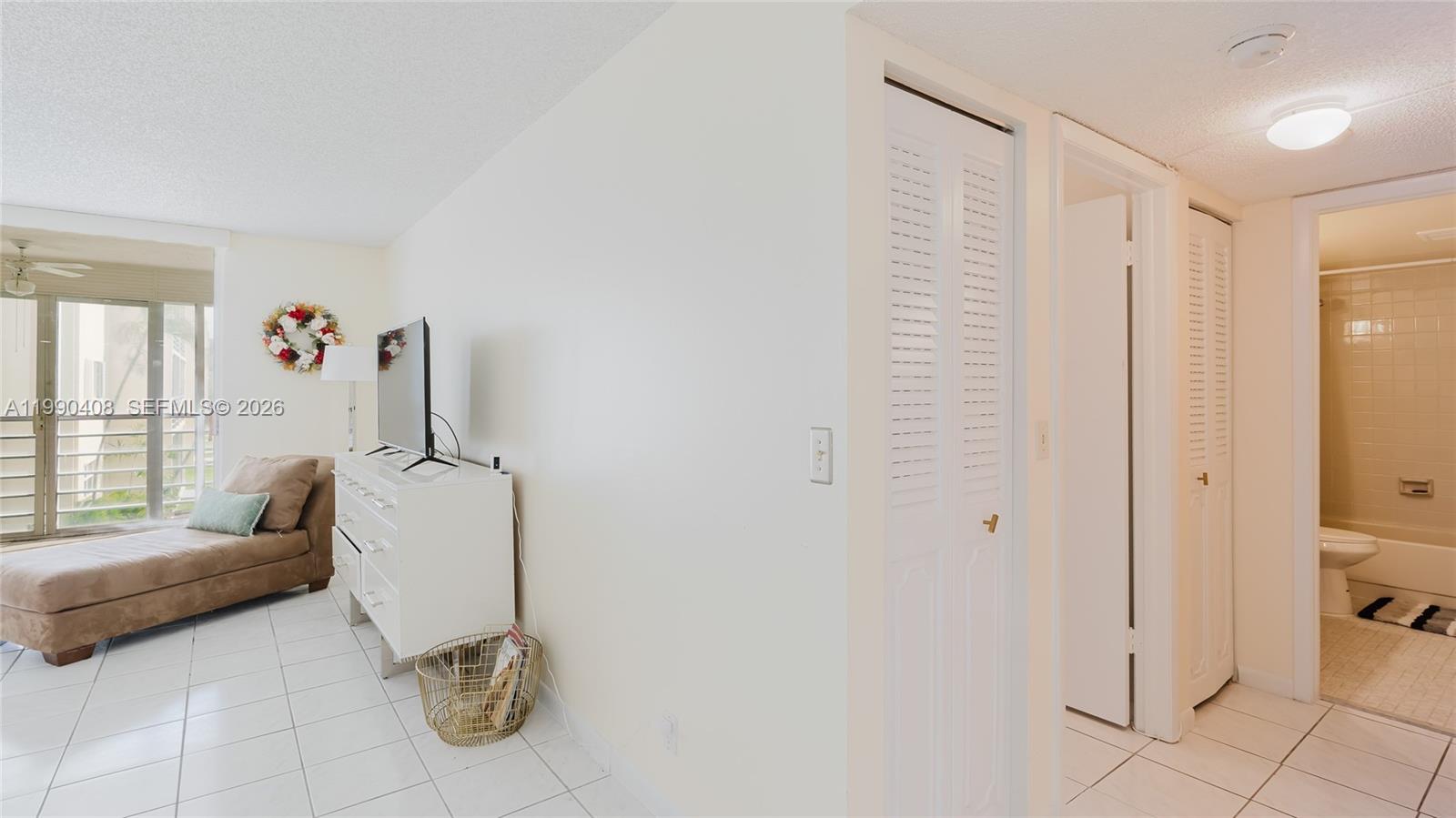 424 SE 10th St #204, Dania Beach FL 33004
