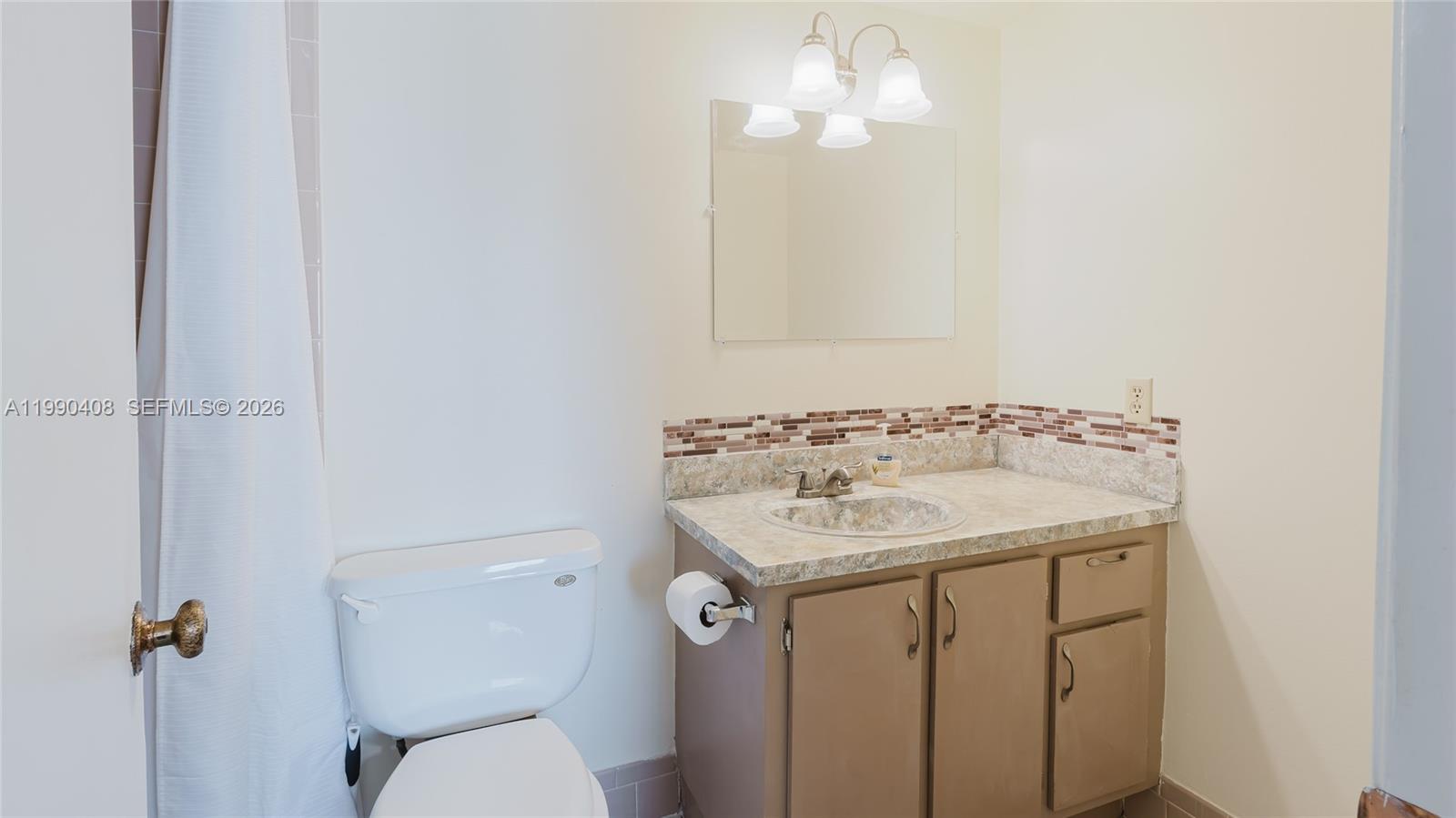 424 SE 10th St #204, Dania Beach FL 33004