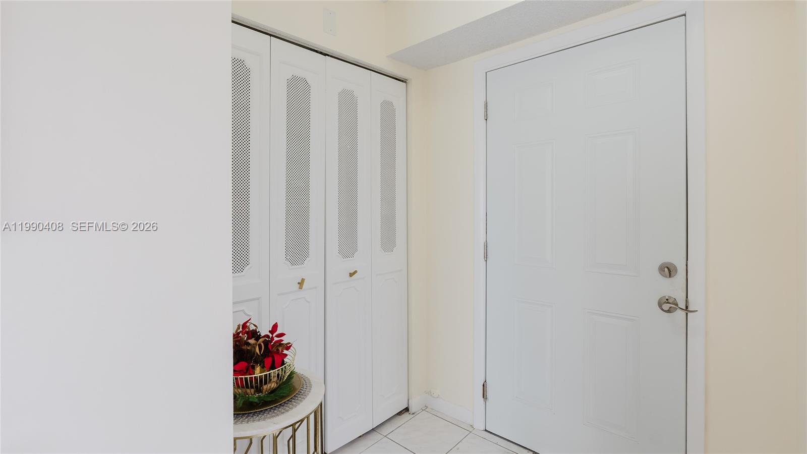 424 SE 10th St #204, Dania Beach FL 33004
