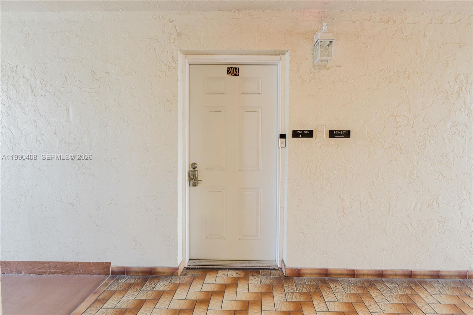 424 SE 10th St #204, Dania Beach FL 33004
