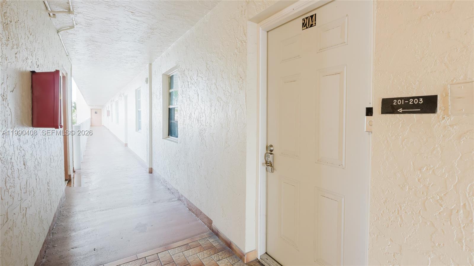 424 SE 10th St #204, Dania Beach FL 33004