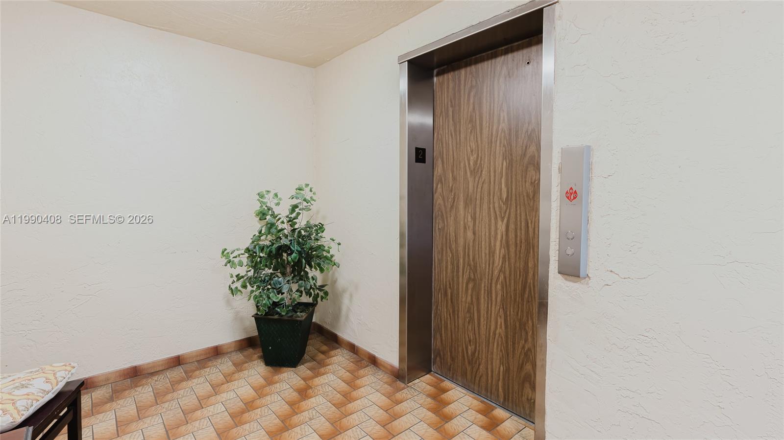 424 SE 10th St #204, Dania Beach FL 33004