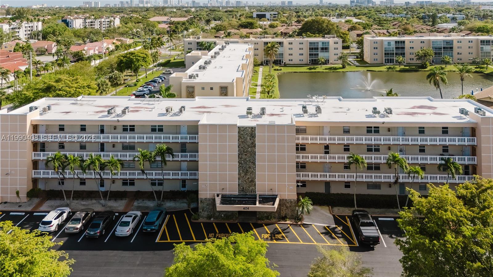 424 SE 10th St #204, Dania Beach FL 33004