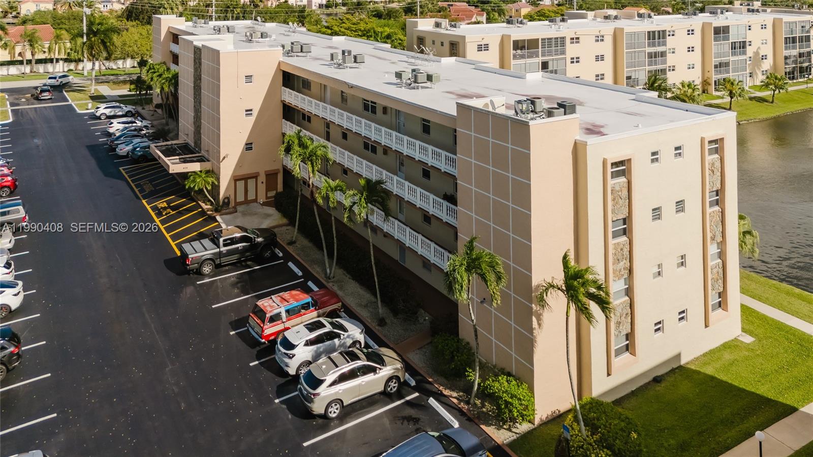 424 SE 10th St #204, Dania Beach FL 33004