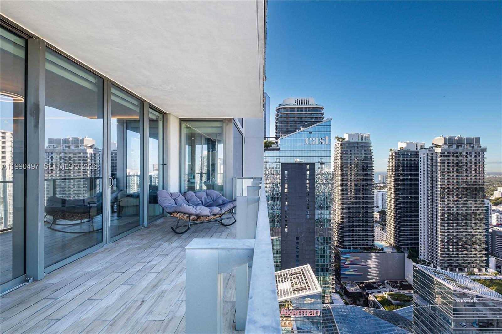 68 SE 6th St #3711, Miami FL 33131