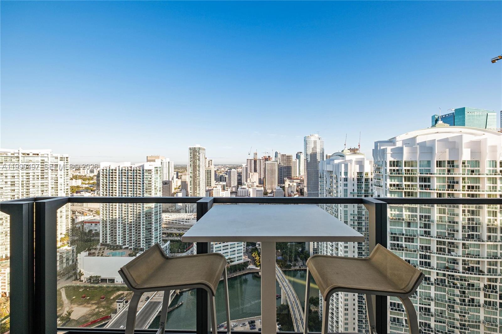 68 SE 6th St #3711, Miami FL 33131