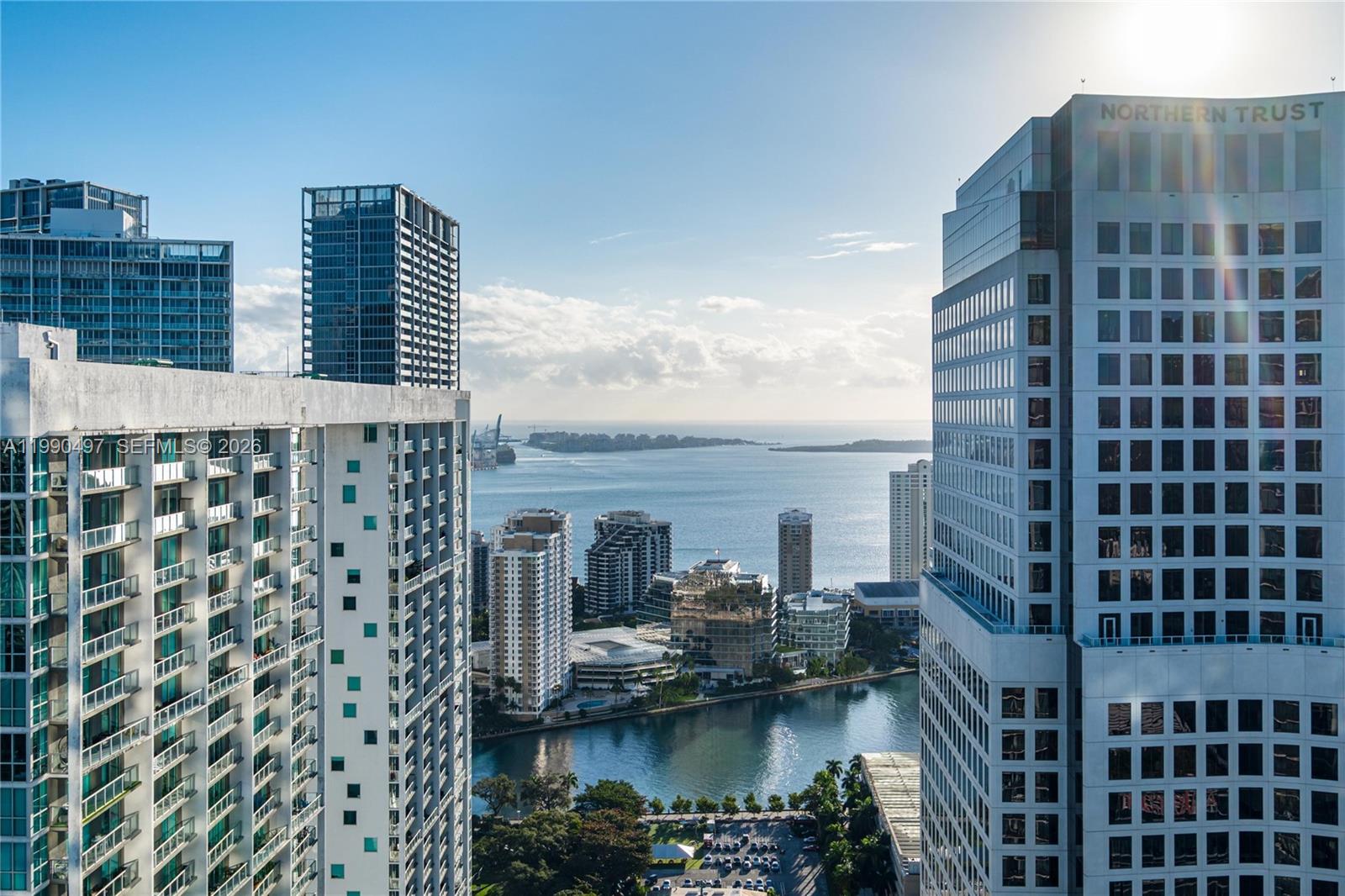 68 SE 6th St #3711, Miami FL 33131