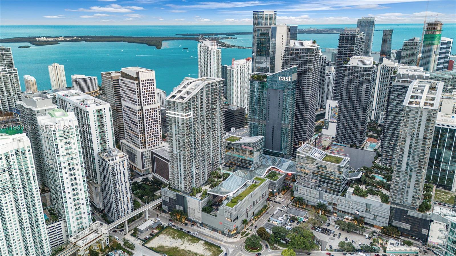 68 SE 6th St #3711, Miami FL 33131