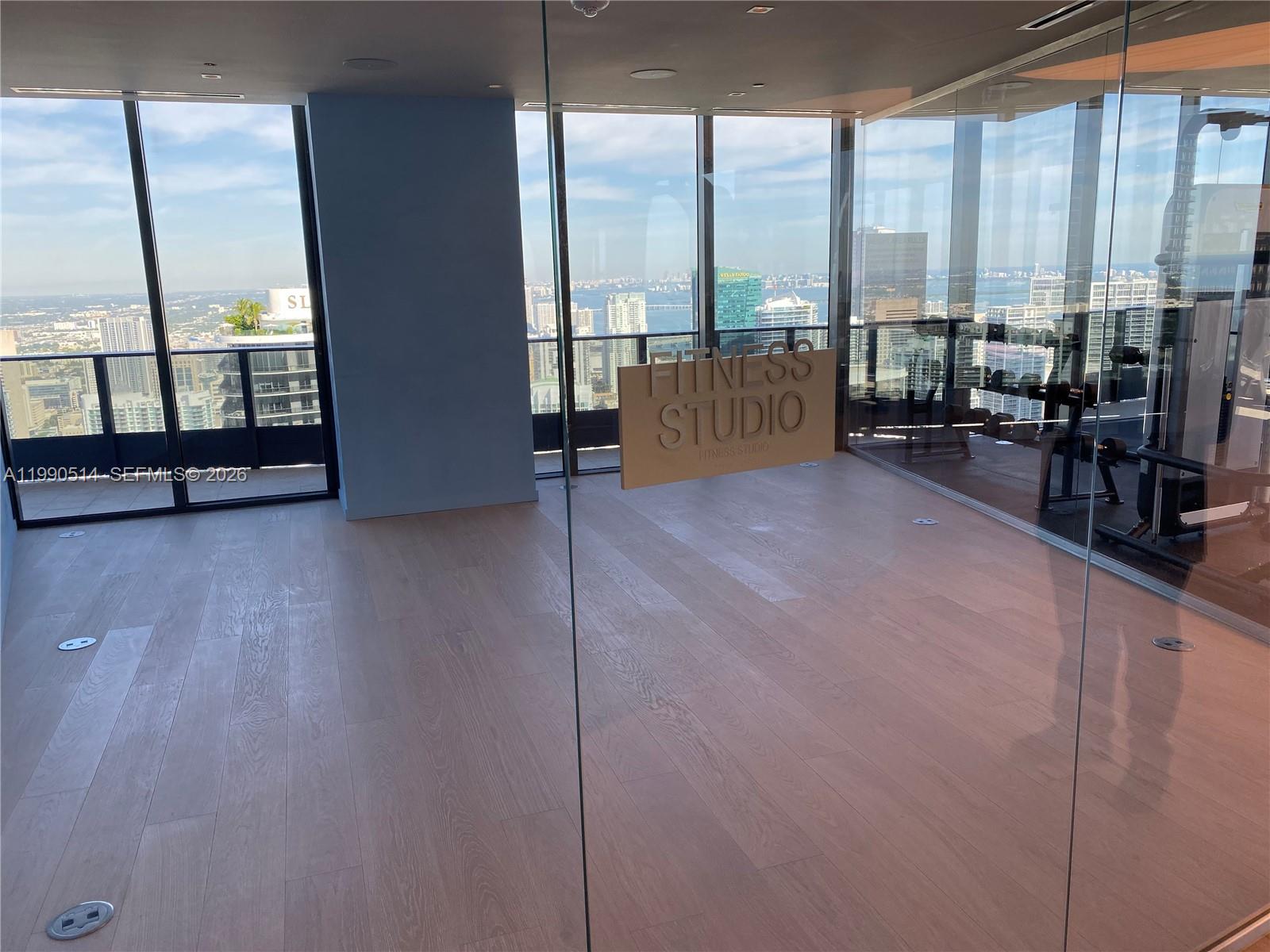 1000 Brickell Plaza #1914, Miami FL 33131