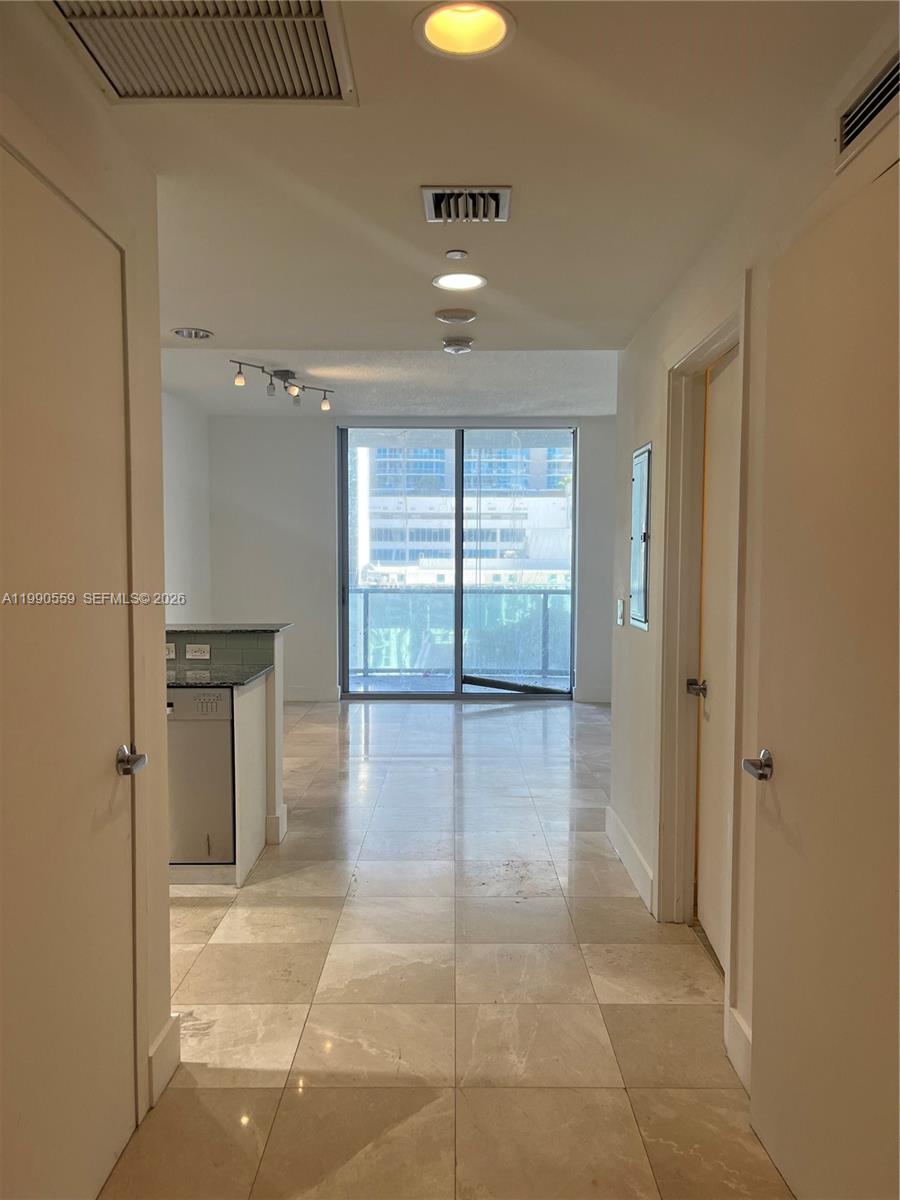 1050 BRICKELL AV #1406, Miami FL 33131