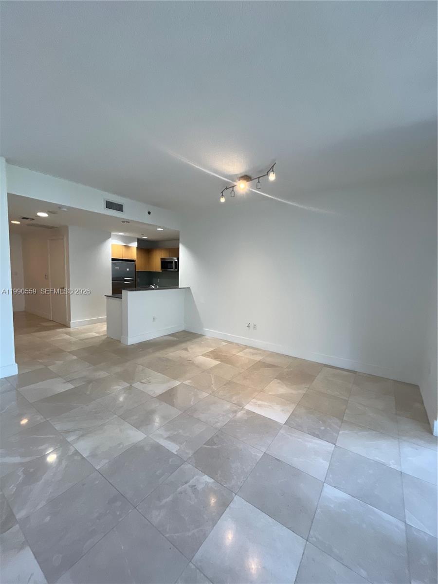 1050 BRICKELL AV #1406, Miami FL 33131