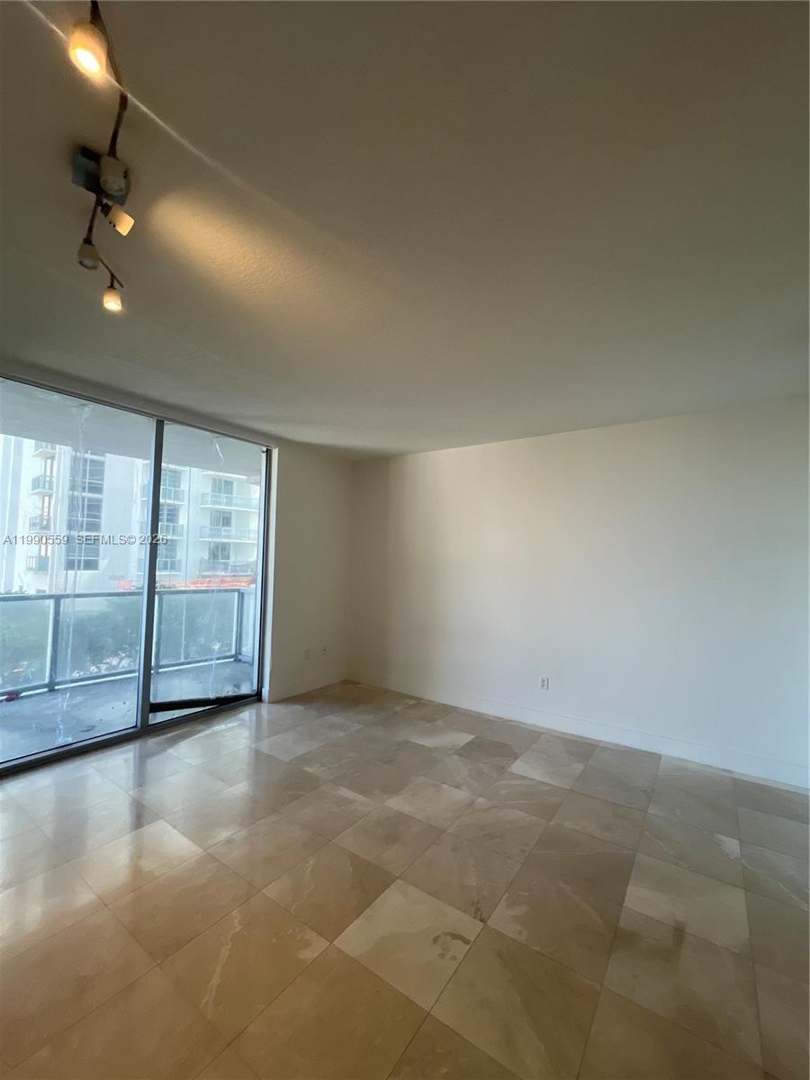 1050 BRICKELL AV #1406, Miami FL 33131