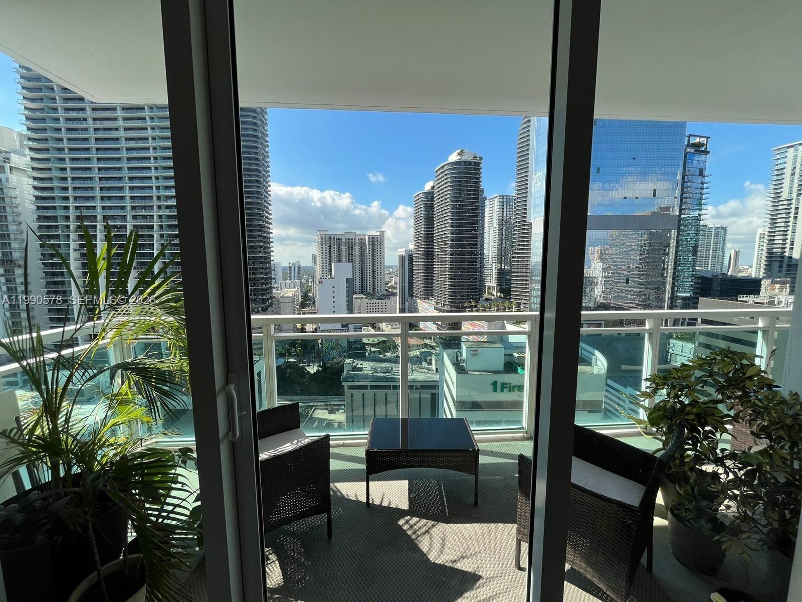 951 Brickell Ave #2507, Miami FL 33131
