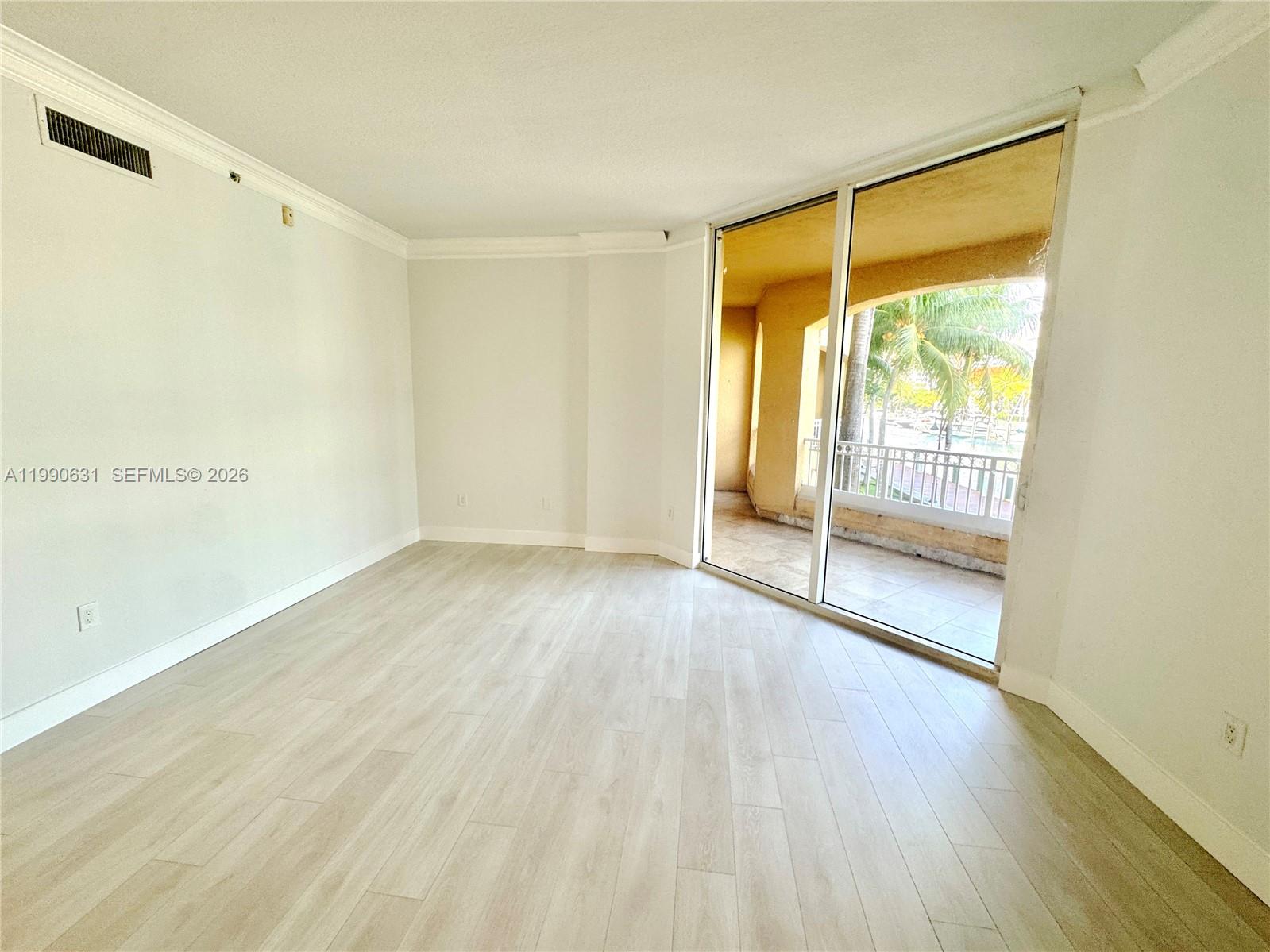 3001 NE 185th St #213, Aventura FL 33180