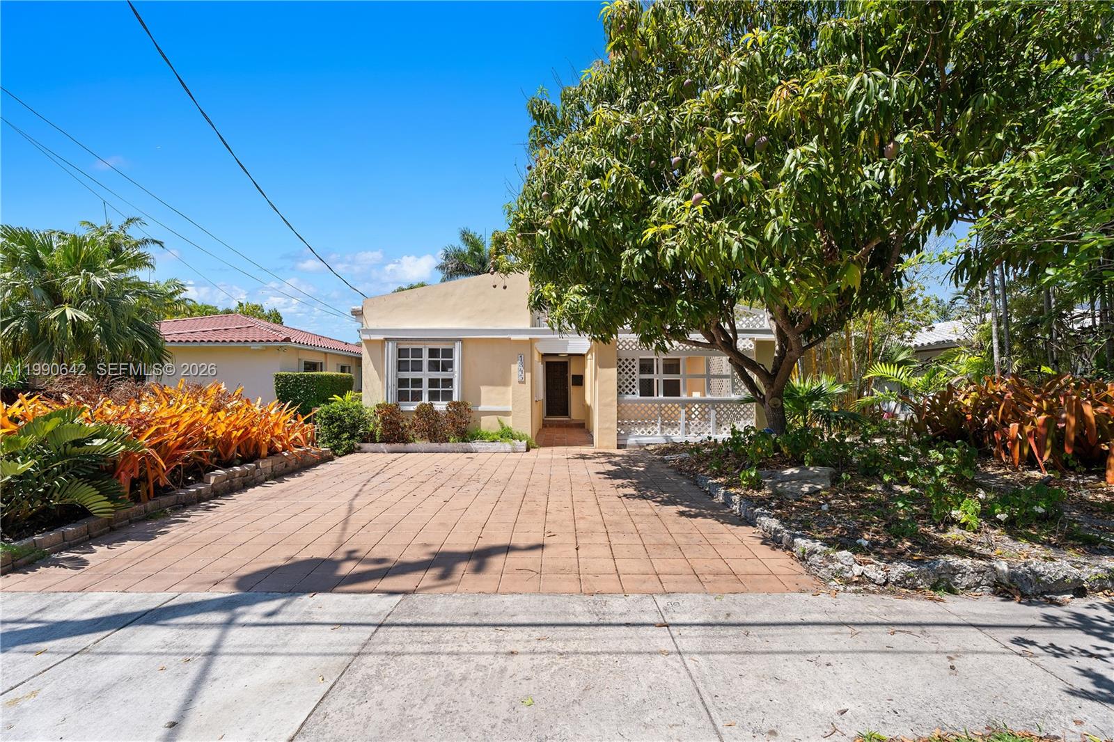 1845 Daytonia Rd, Miami Beach FL 33141