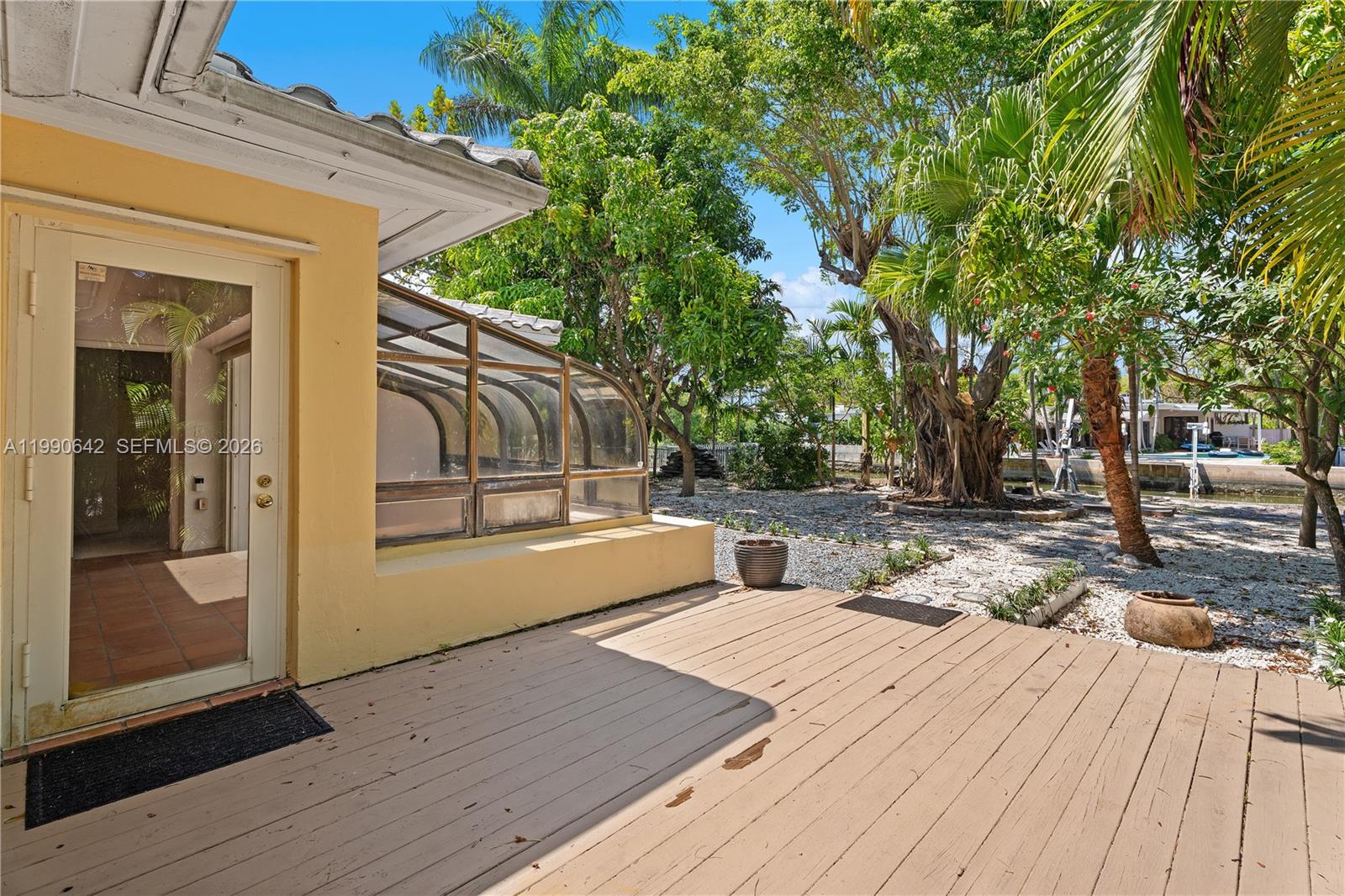 1845 Daytonia Rd, Miami Beach FL 33141
