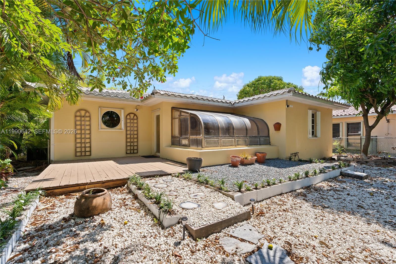 1845 Daytonia Rd, Miami Beach FL 33141