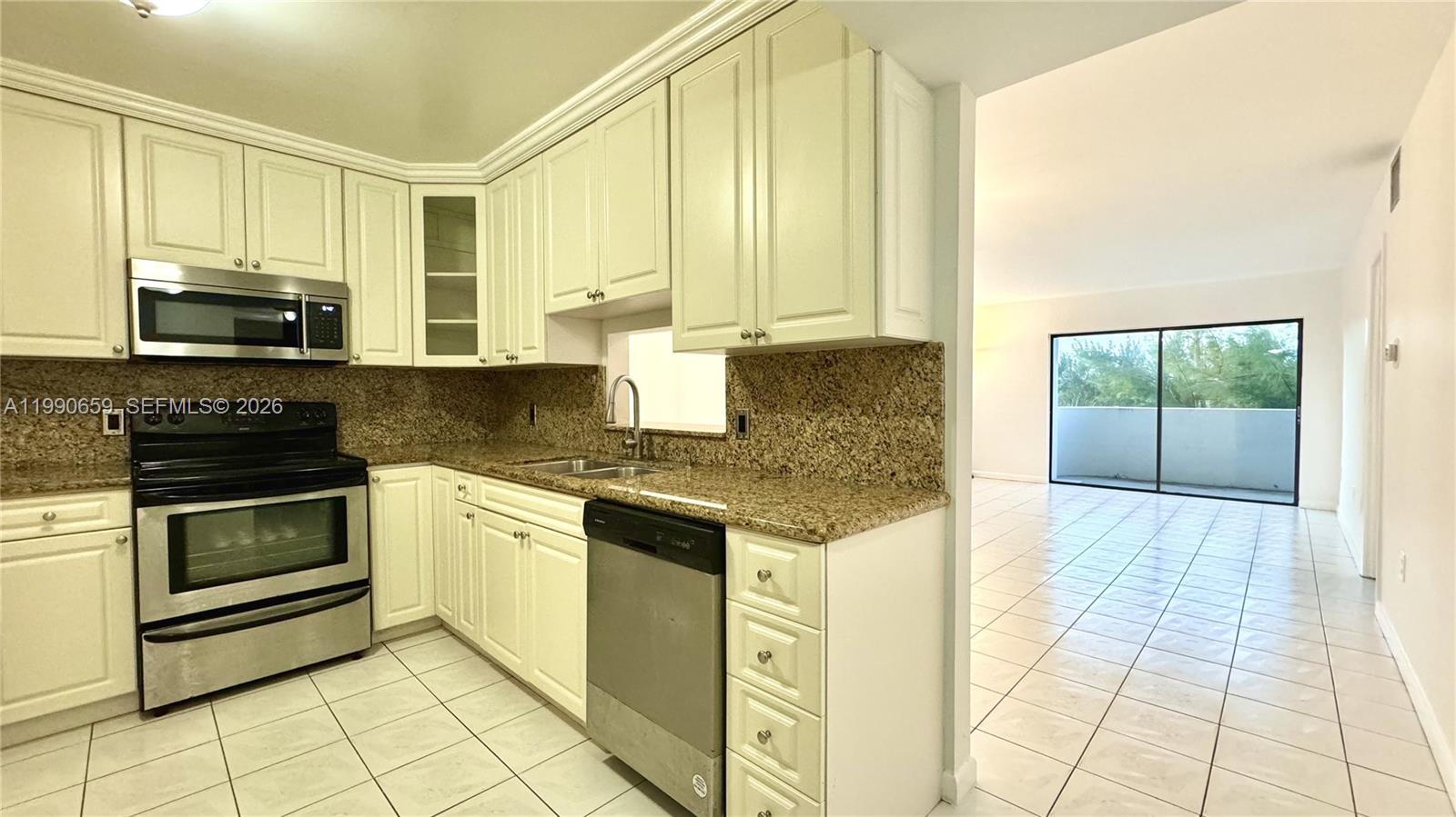 130 S Shore Dr #4B, Miami Beach FL 33141