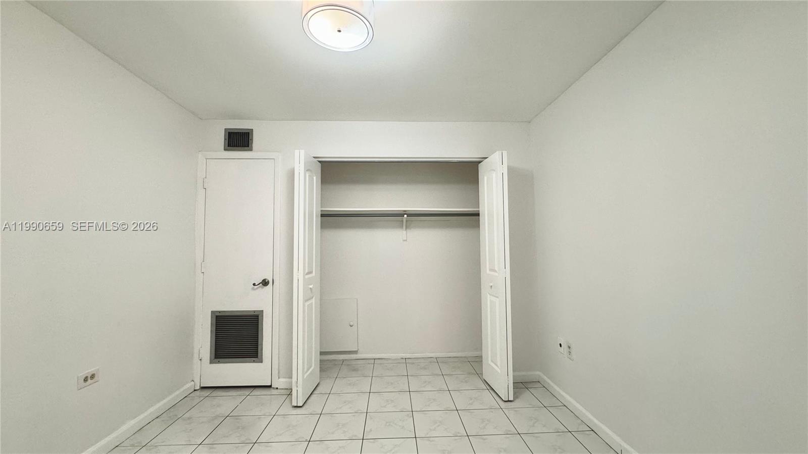 130 S Shore Dr #4B, Miami Beach FL 33141