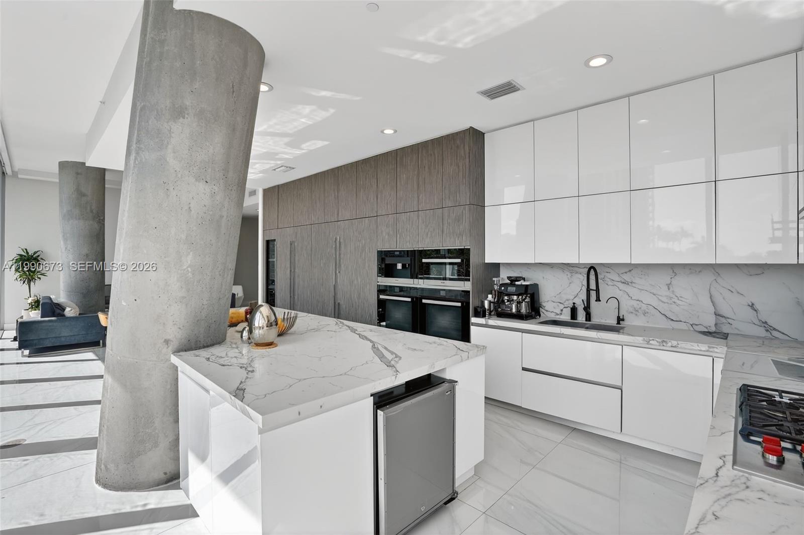 2675 S Bayshore Dr #402S, Miami FL 33133