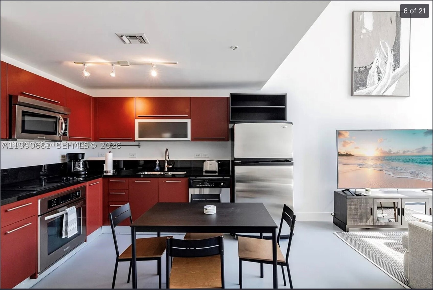 253 NE 2nd St #617, Miami FL 33132