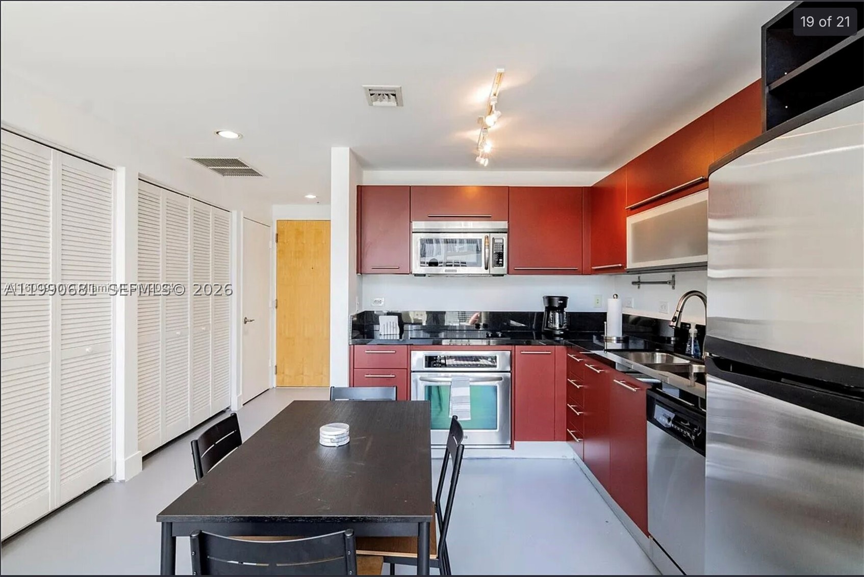 253 NE 2nd St #617, Miami FL 33132