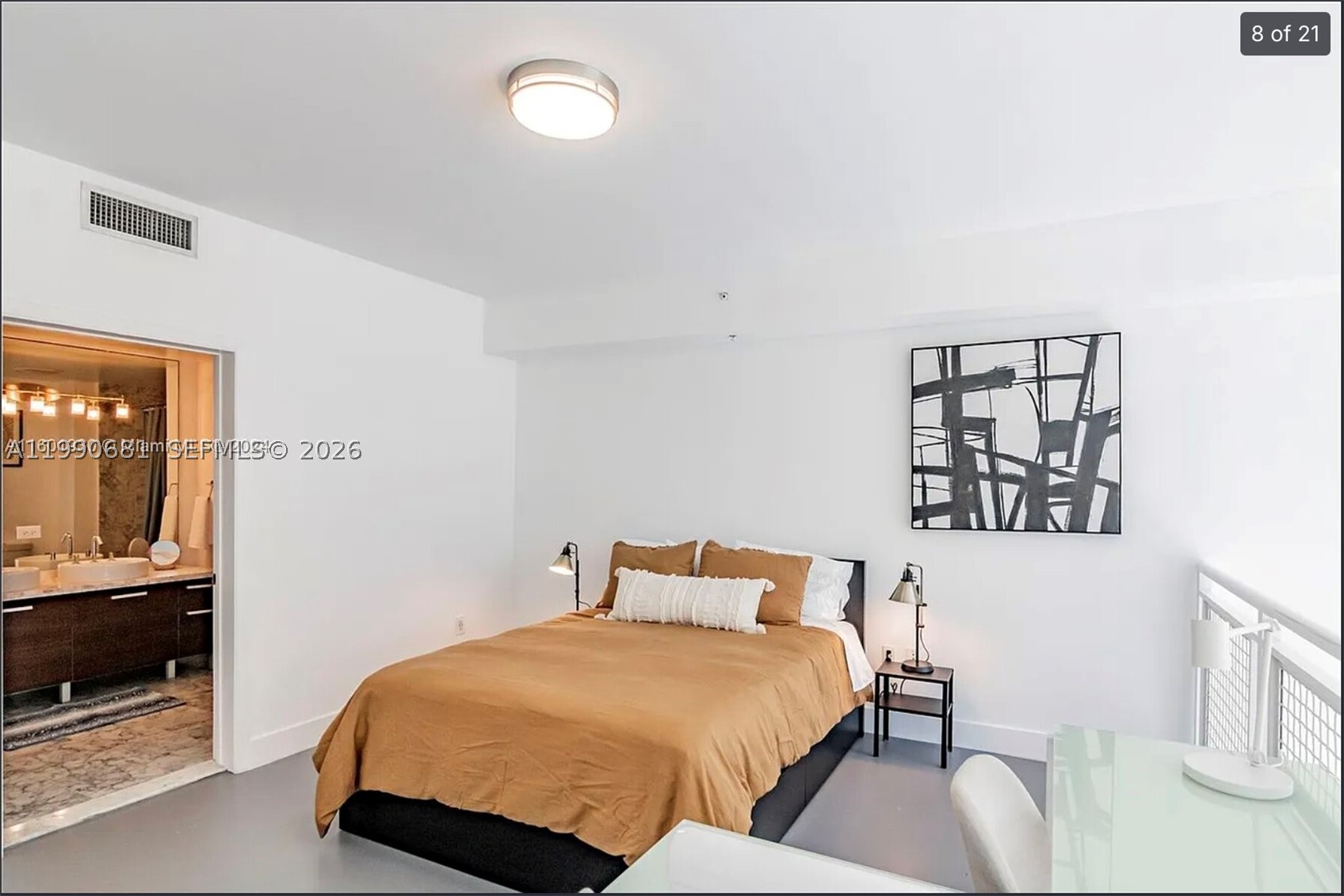 253 NE 2nd St #617, Miami FL 33132