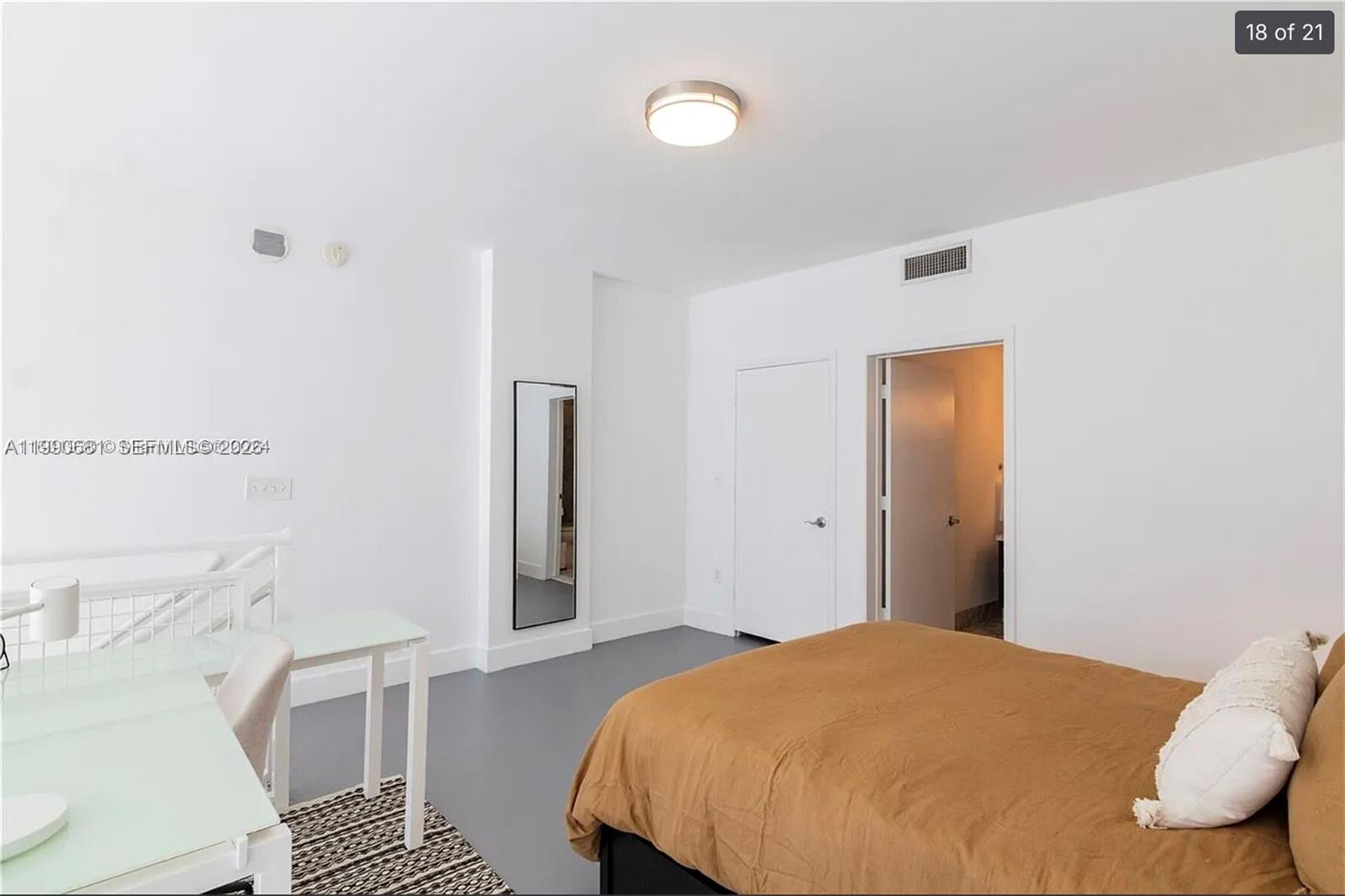 253 NE 2nd St #617, Miami FL 33132