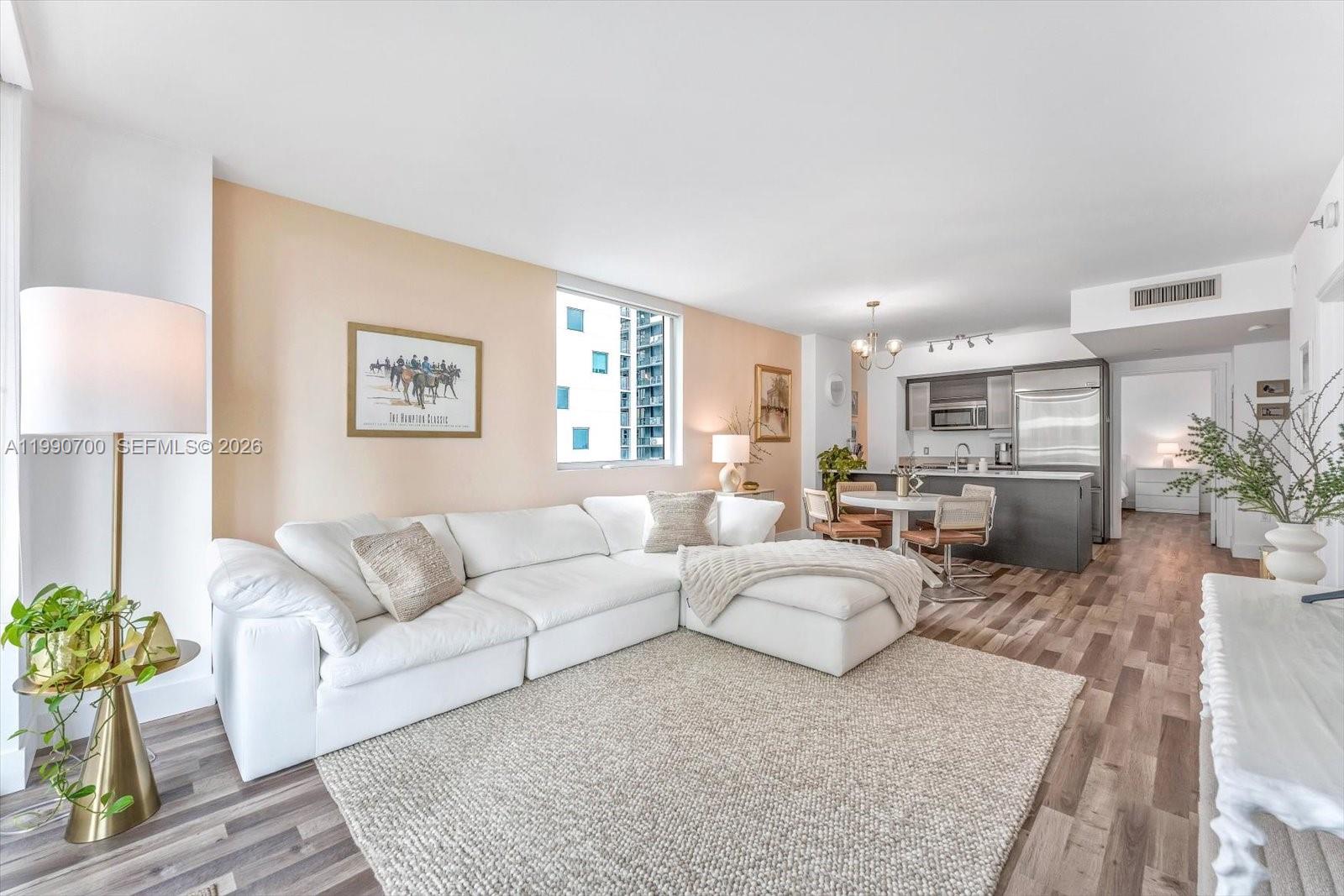 500 Brickell Ave #1810, Miami FL 33131