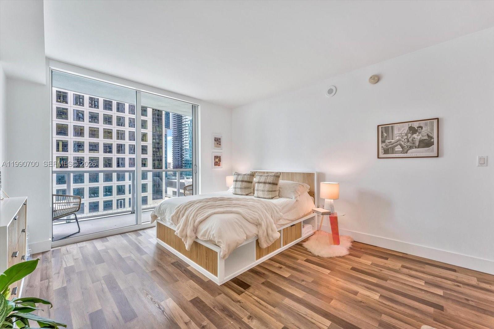 500 Brickell Ave #1810, Miami FL 33131