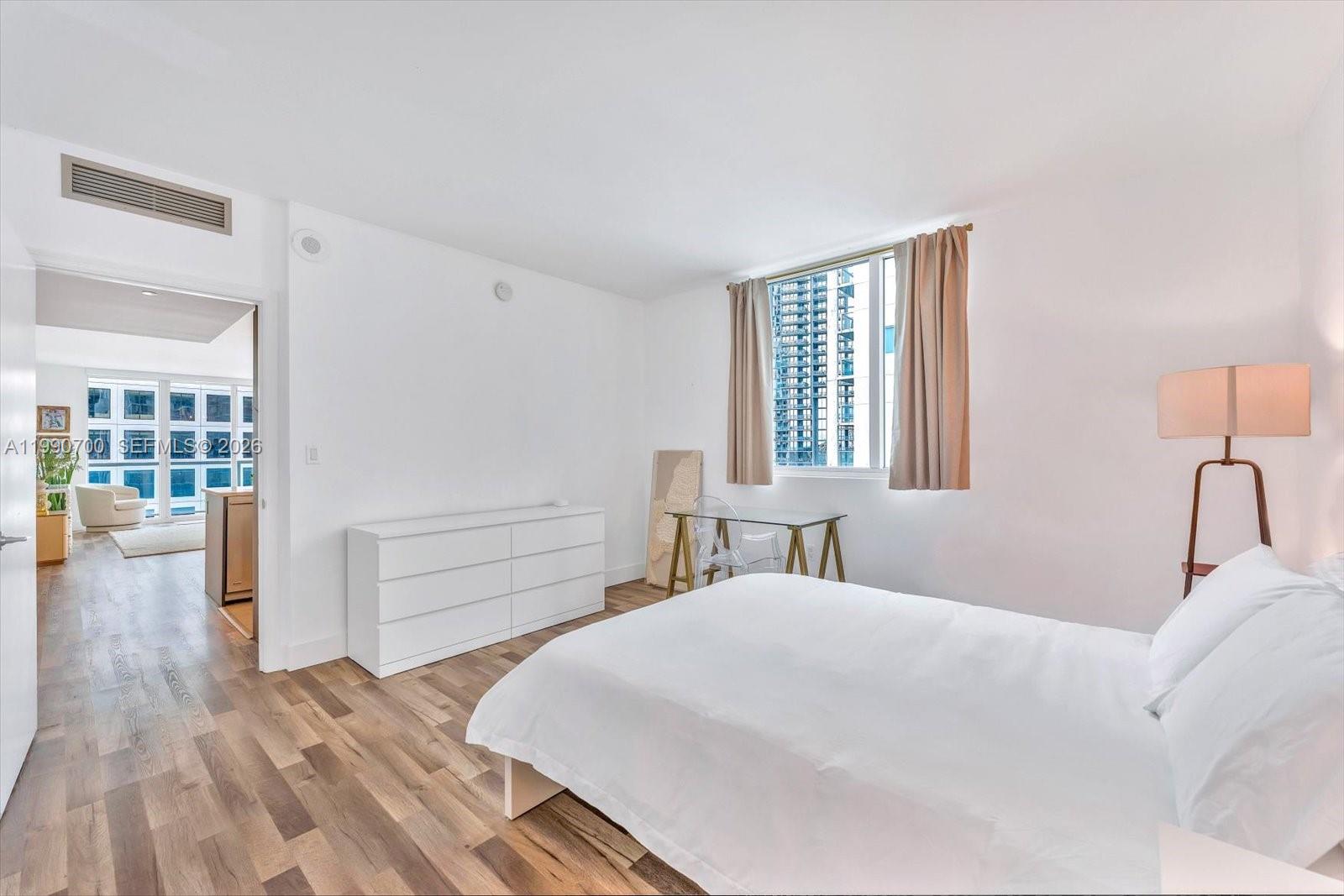 500 Brickell Ave #1810, Miami FL 33131