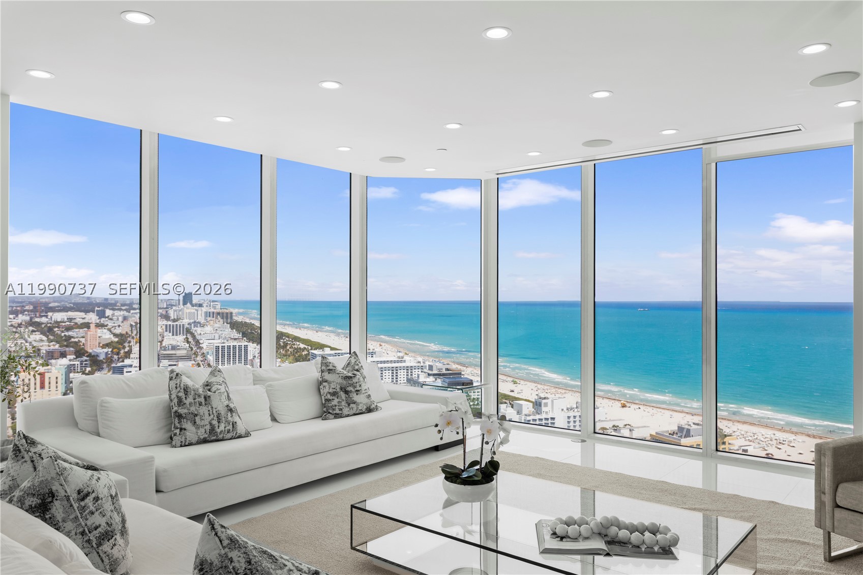300 S Pointe Dr #3405, Miami Beach FL 33139