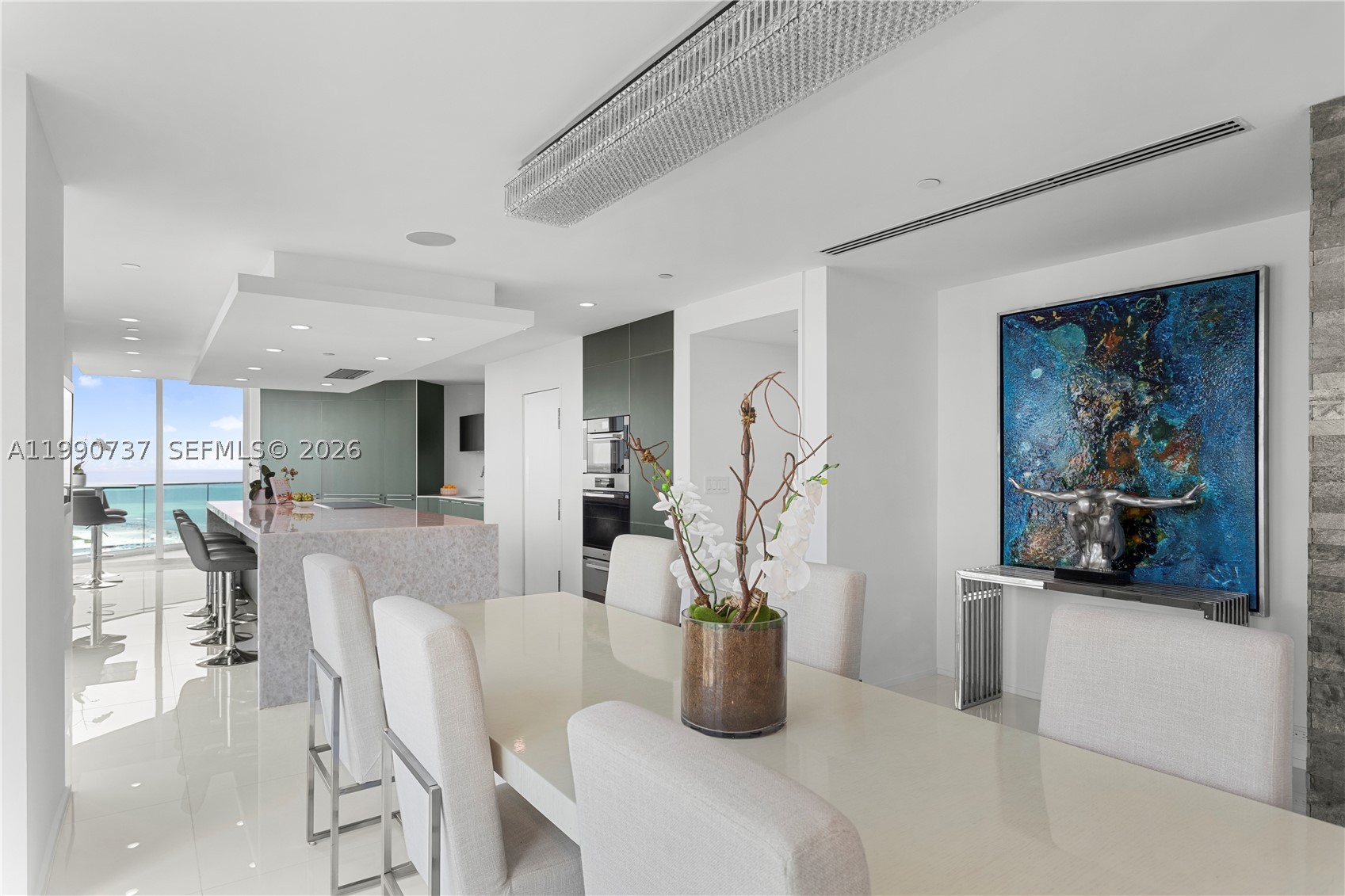 300 S Pointe Dr #3405, Miami Beach FL 33139
